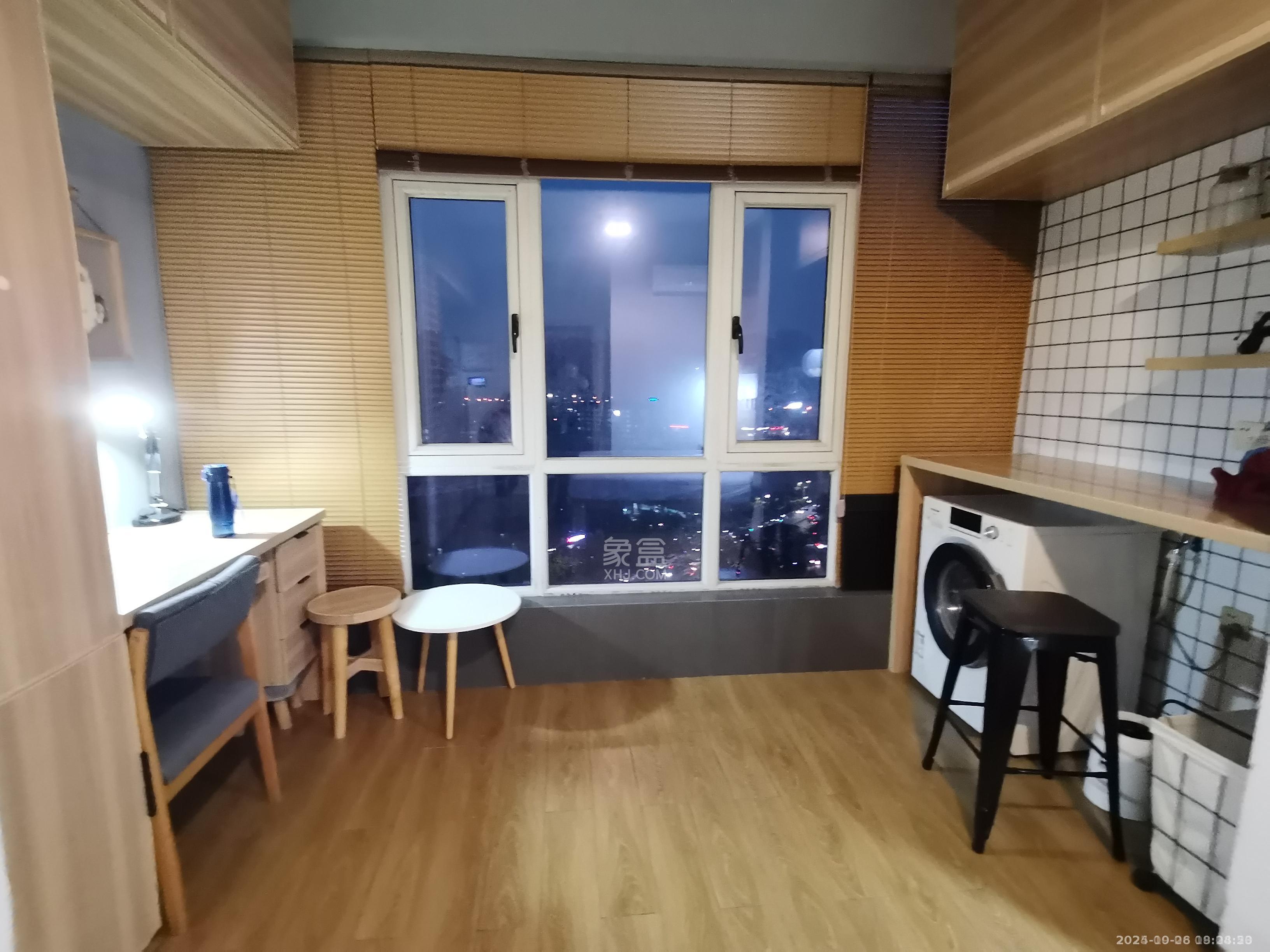 庐山一号  1室1厅1卫   1400.00元/月室内图
