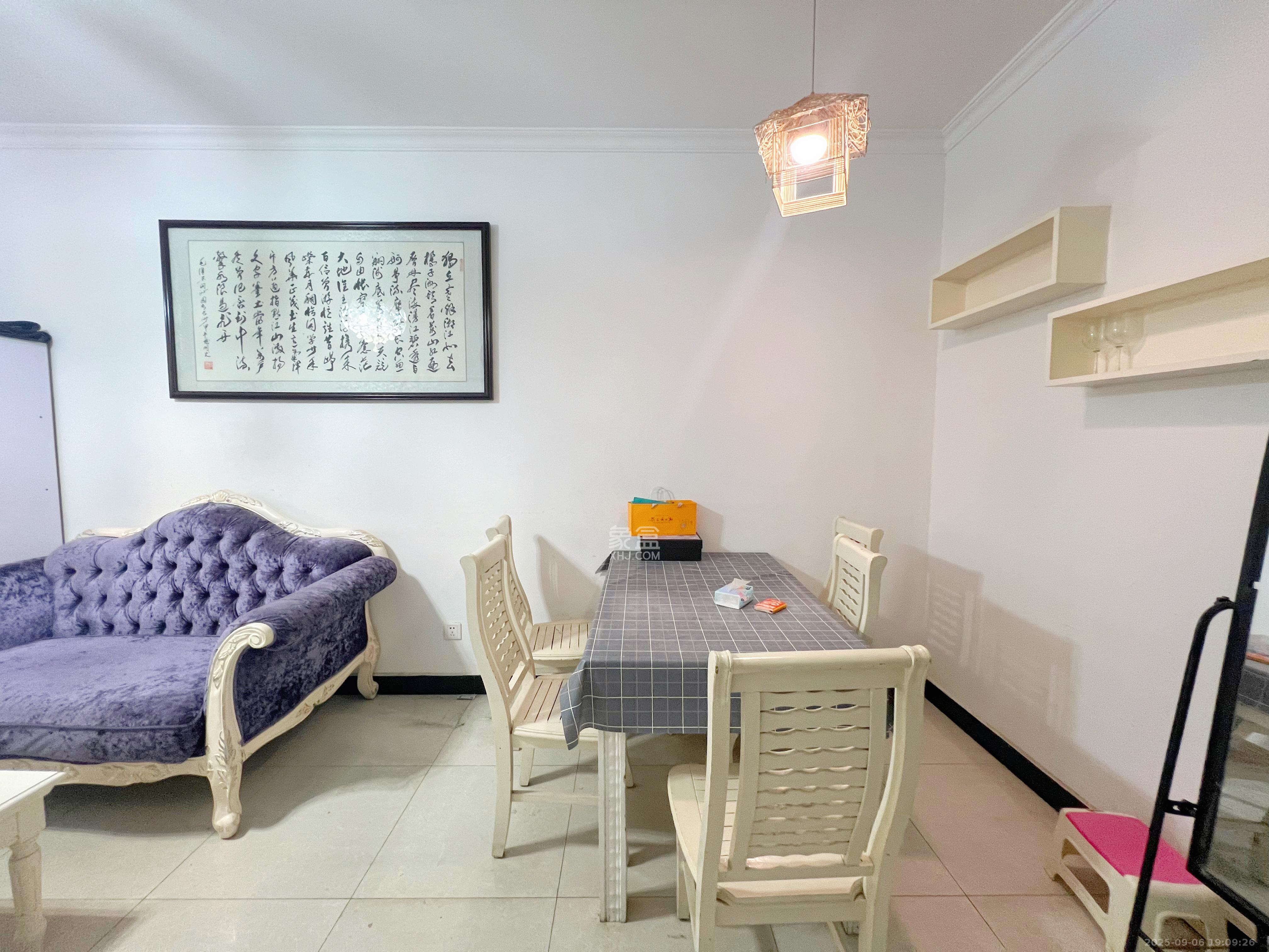 中城丽景香山园 2室2厅1卫 2500.0元/月 中城丽景香山园 2室2厅1卫 2500.0元/月室内图