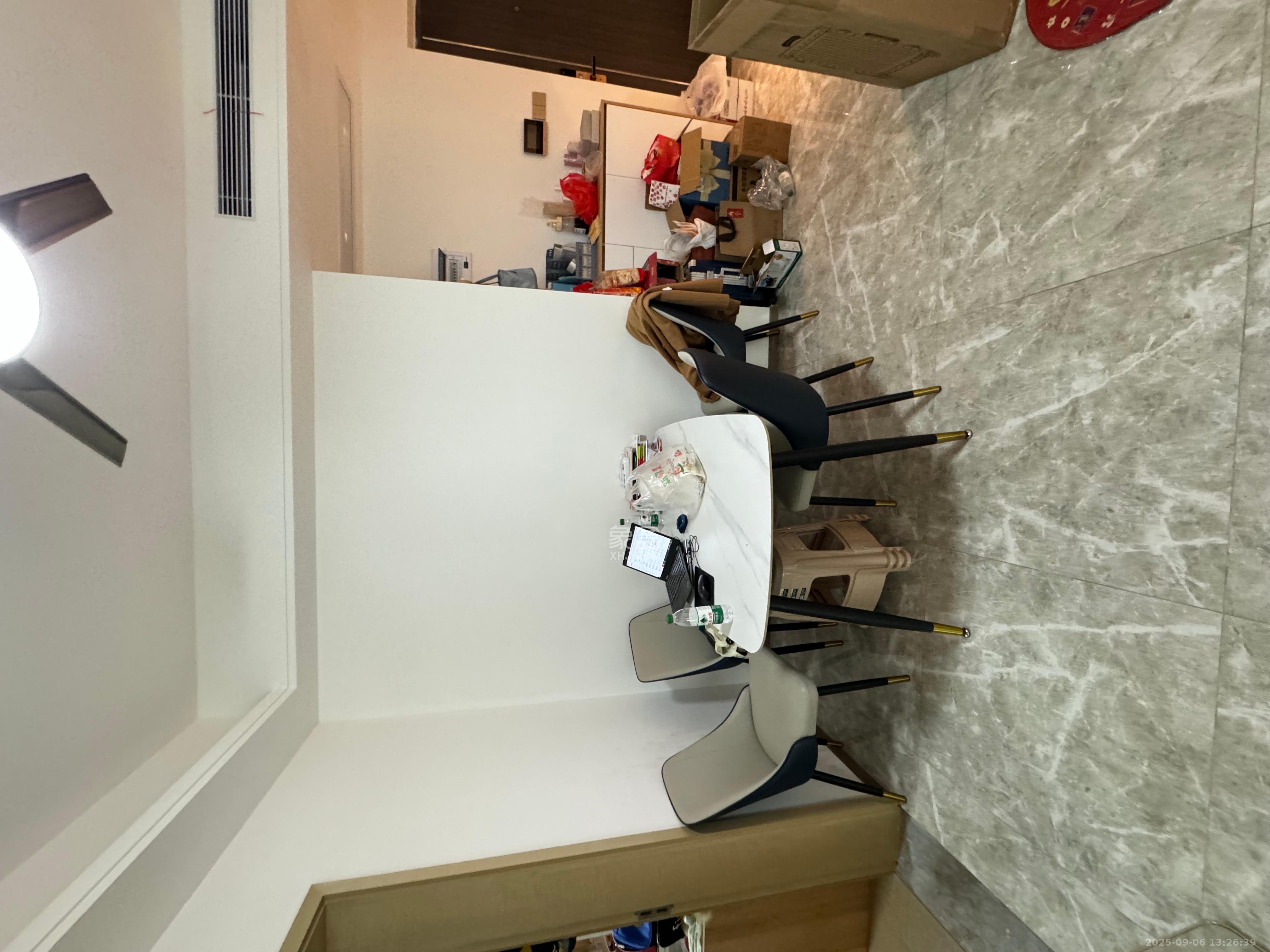 复地滨江金融中心  3室2厅2卫    4000.0元/月室内图