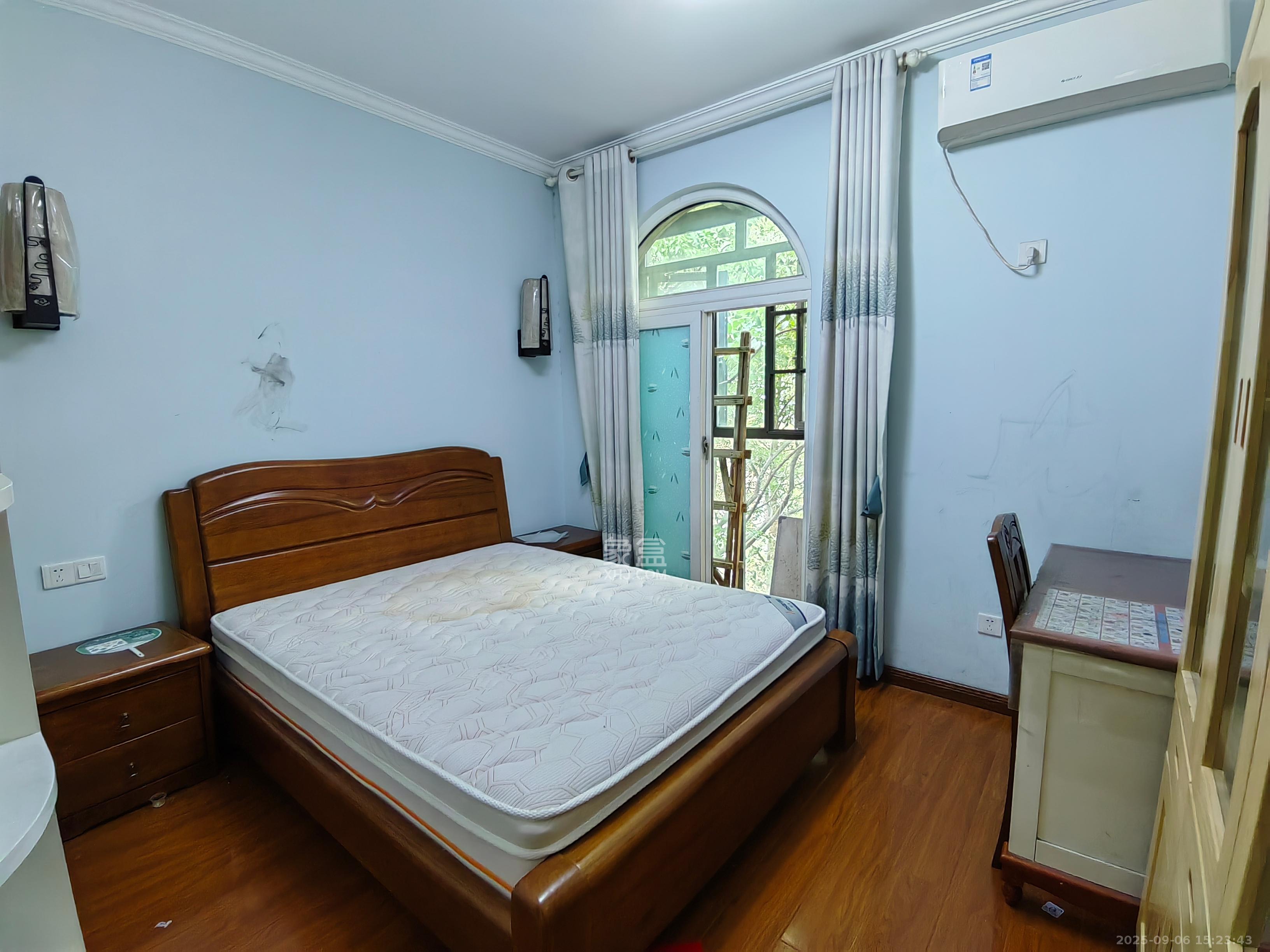 郡原居里  2室2厅1卫    1700.0元/月室内图