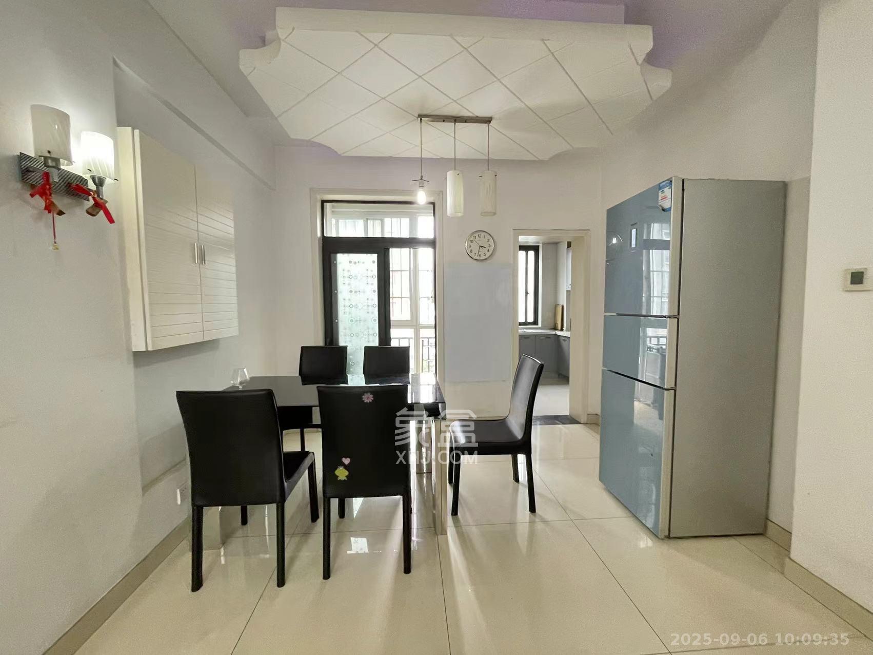 长房东郡  4室2厅2卫    4000.0元/月室内图