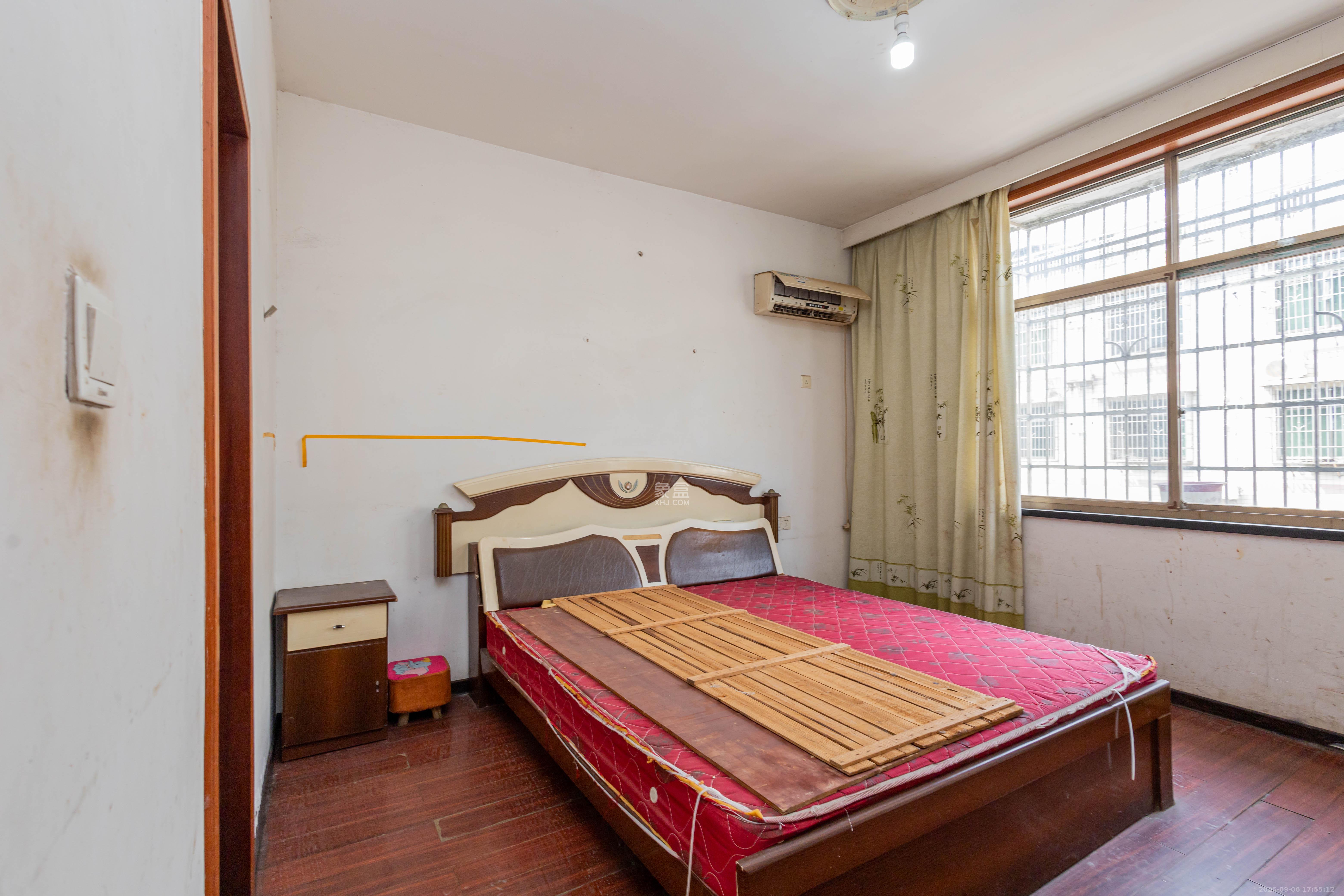 泉塘小区  3室2厅2卫    1000.0元/月 泉塘小区  3室2厅2卫    1000.0元/月室内图