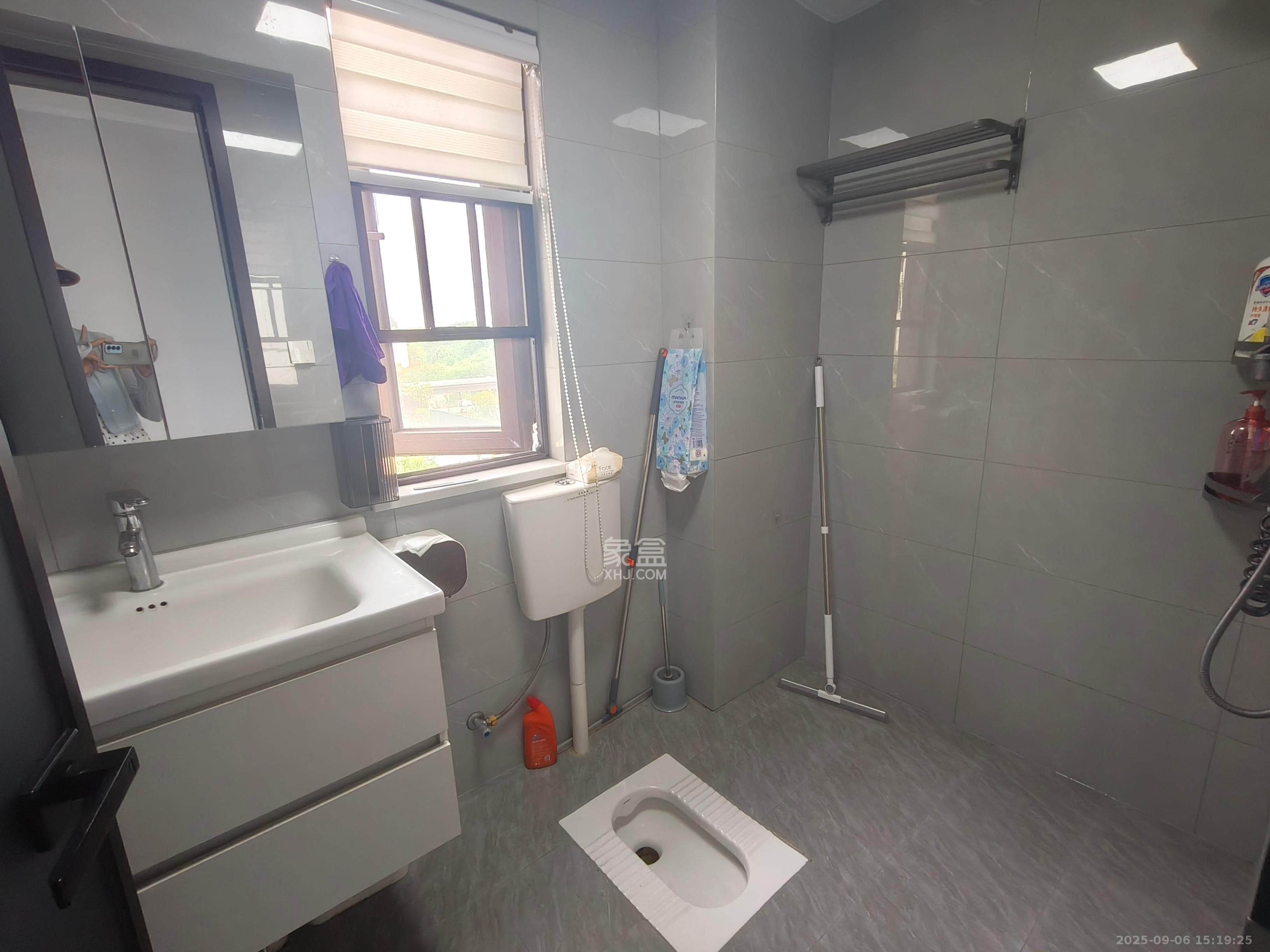 保利堂悦  4室2厅2卫    2100.0元/月 保利堂悦  4室2厅2卫    2100.0元/月室内图