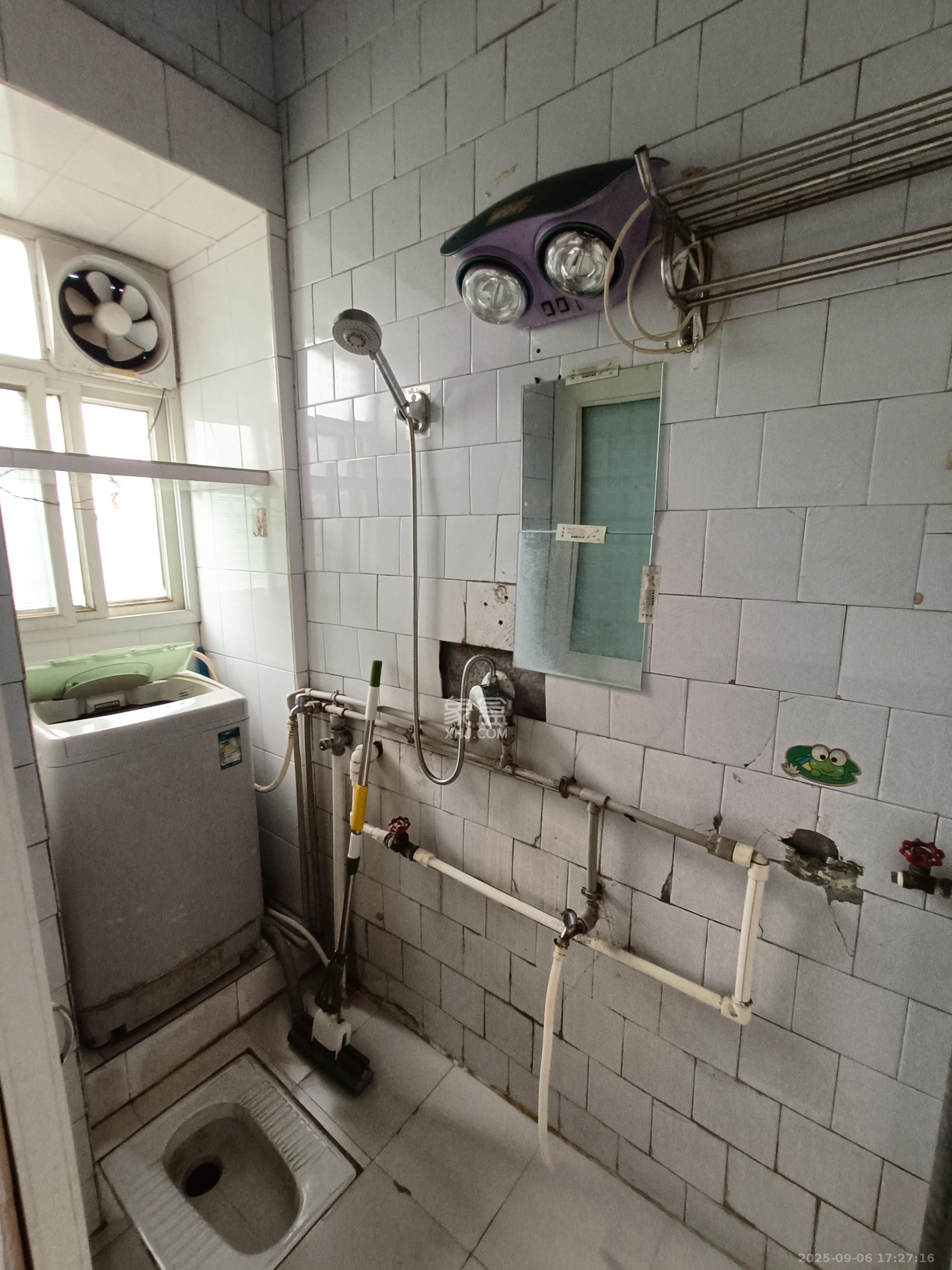 赤岗小区(一二三片)  2室1厅1卫    1000.0元/月 赤岗小区(一二三片)  2室1厅1卫    1000.0元/月室内图