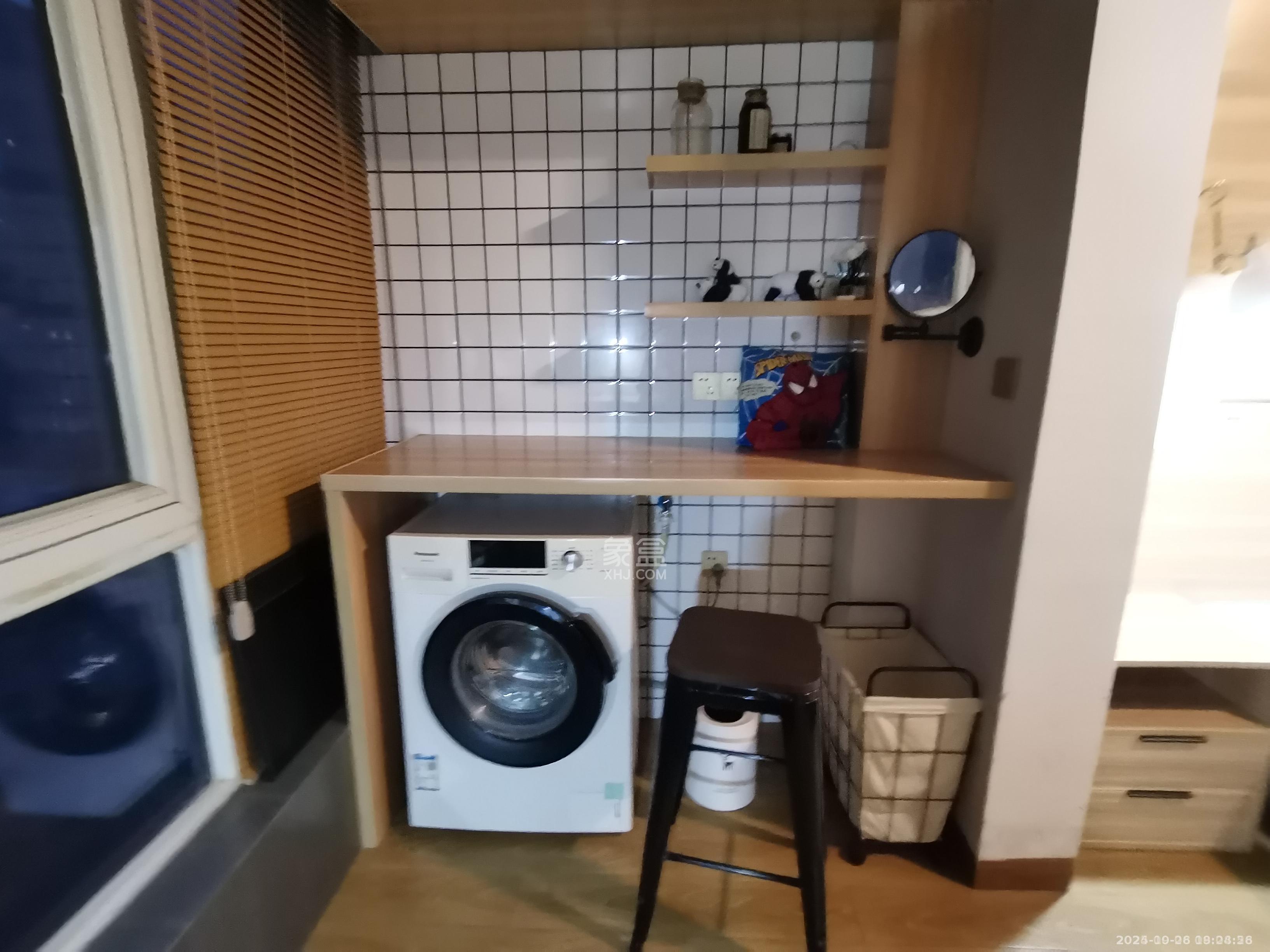 庐山一号  1室1厅1卫   1400.00元/月室内图