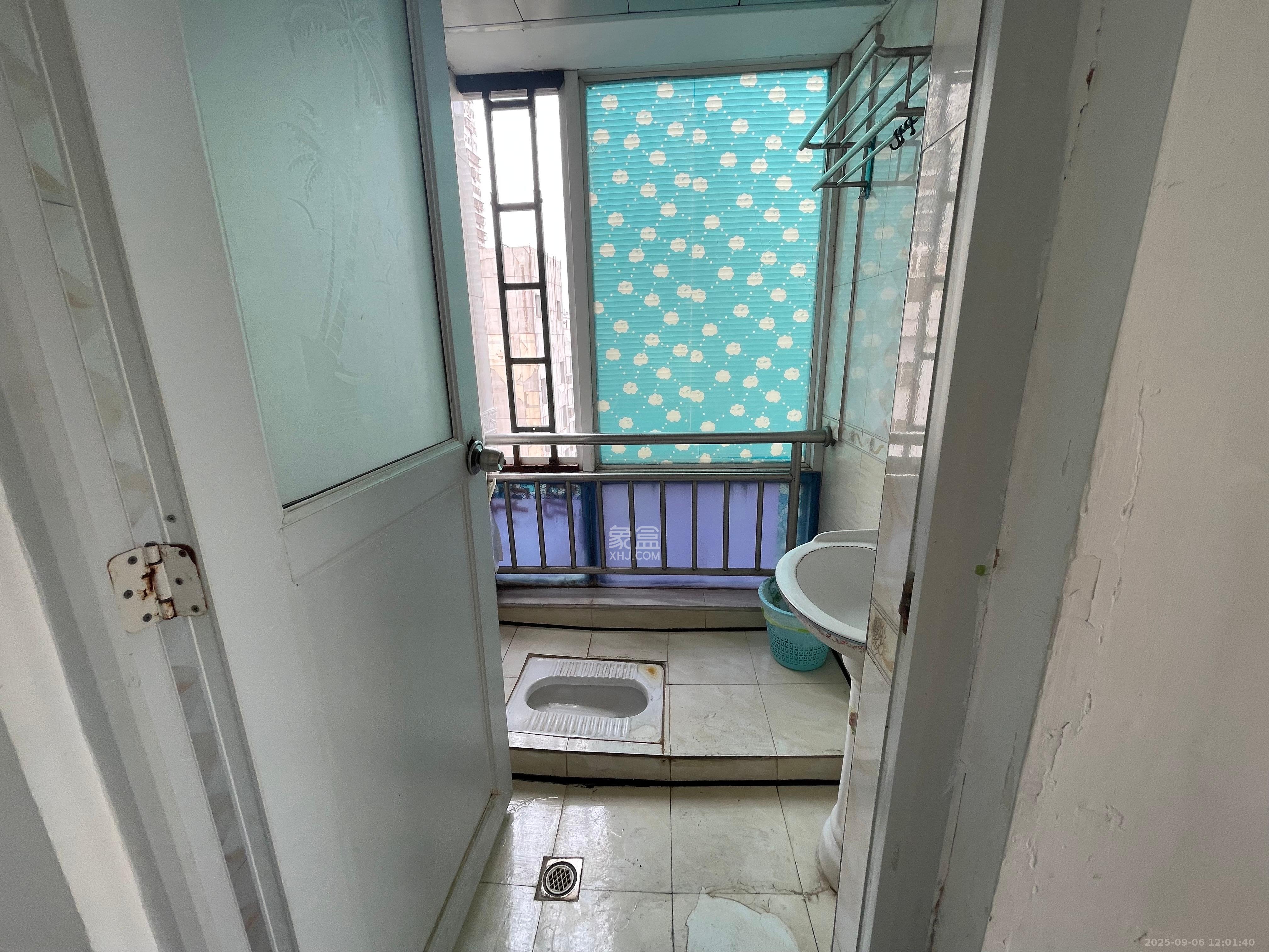 银轩铭誉（四海怡家）  5室1厅1卫    3800.0元/月室内图