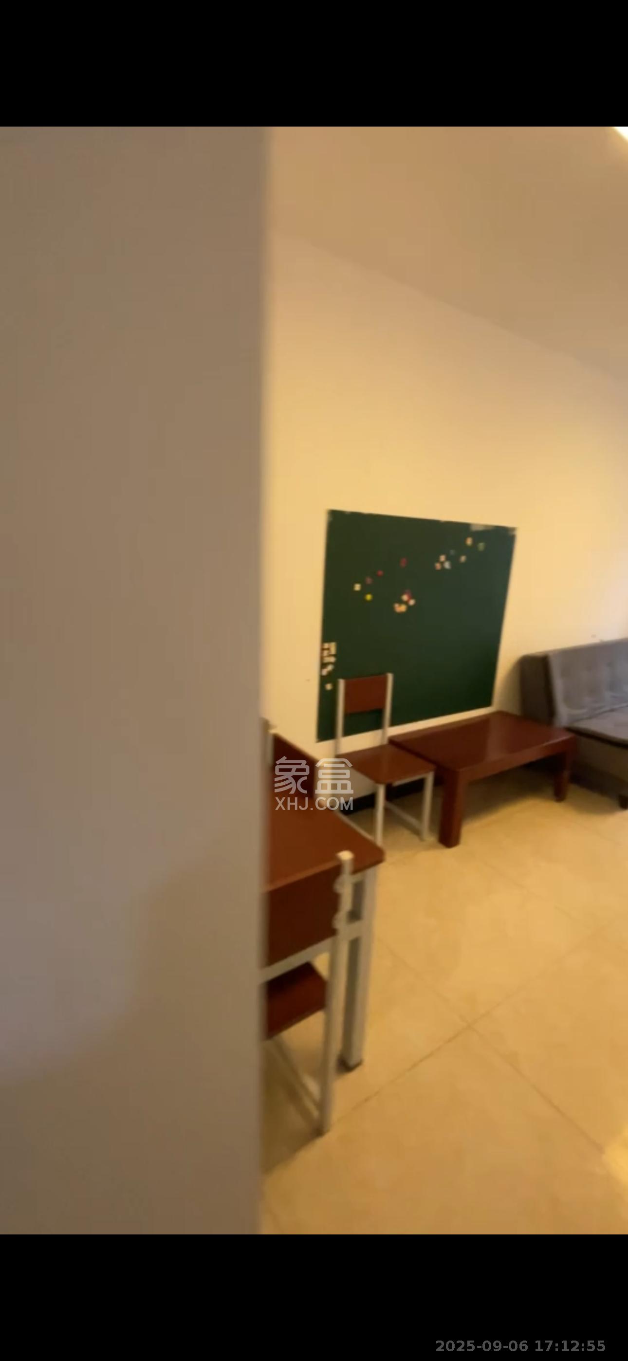荣盛花语城  1室2厅1卫    1800.0元/月