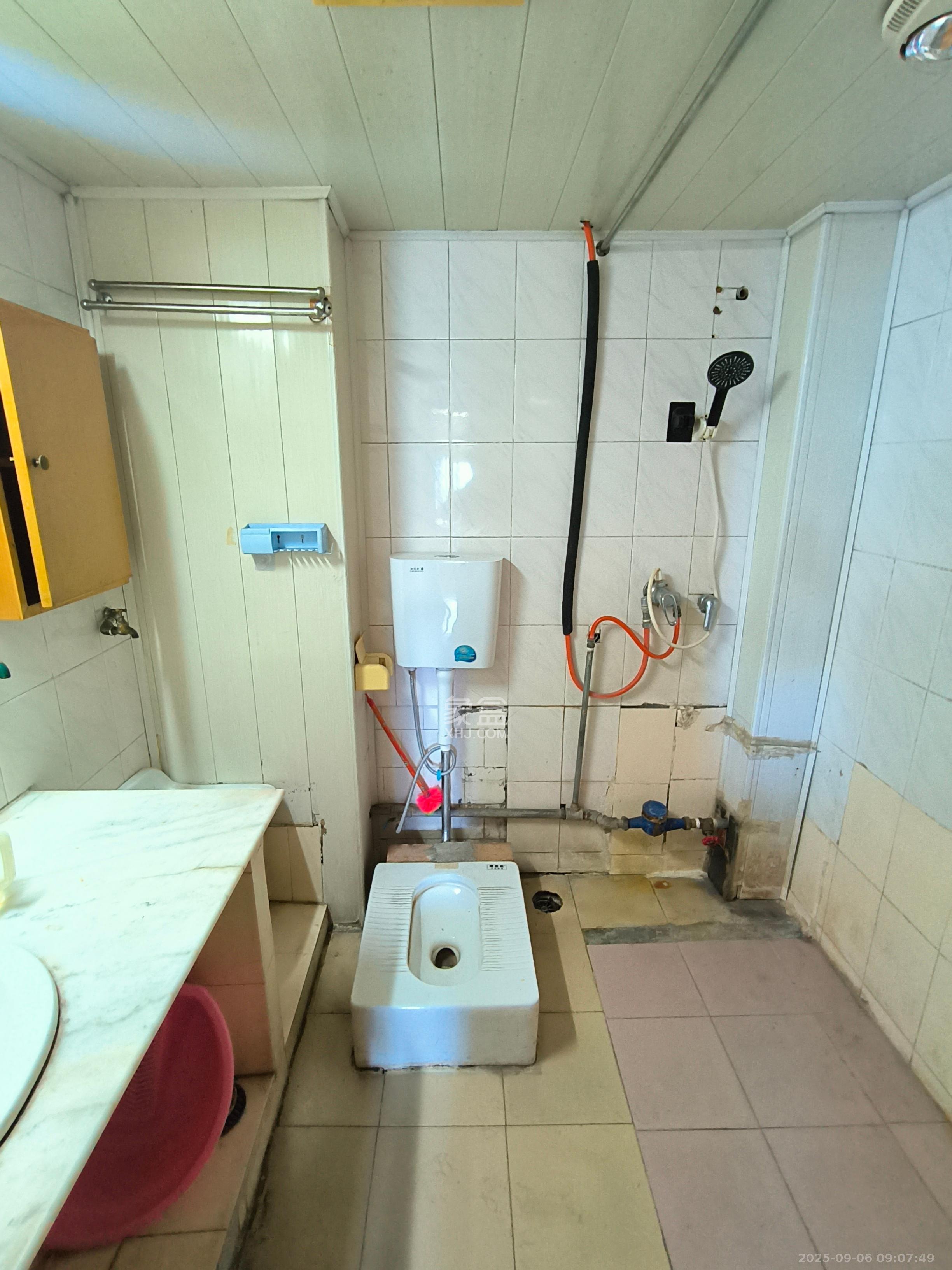 天心大厦  3室1厅1卫    2000.0元/月 天心大厦  3室1厅1卫    2000.0元/月室内图