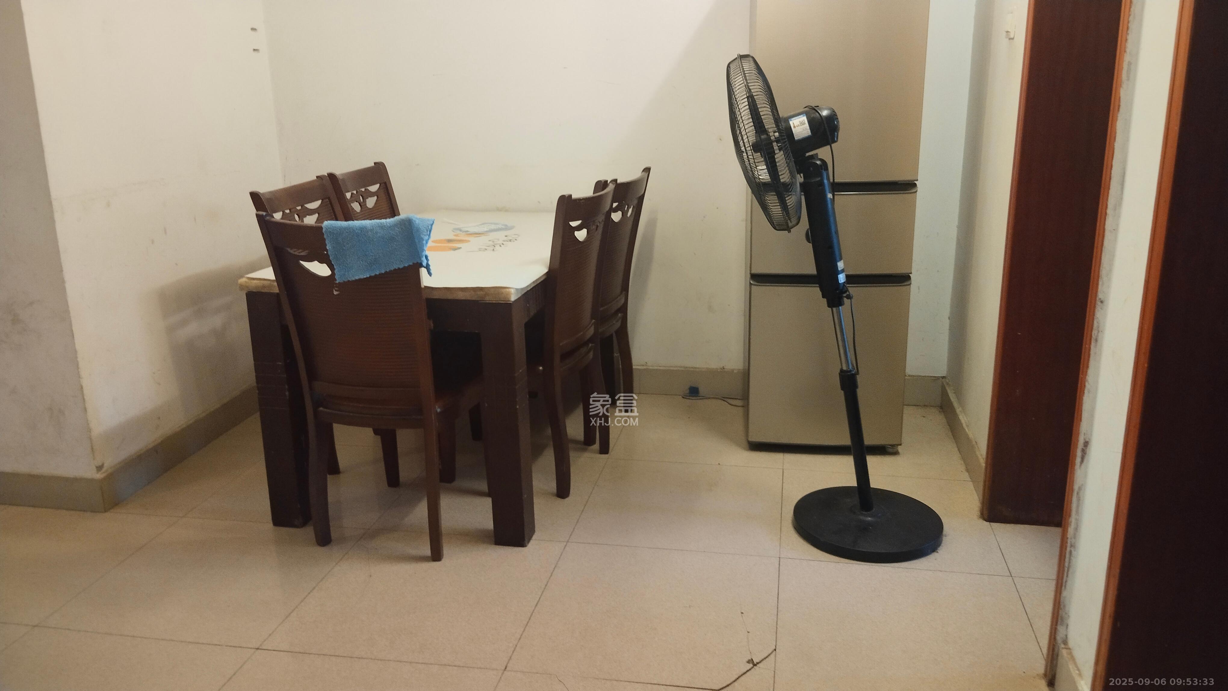 德润园  2室1厅1卫    1800.0元/月 德润园  2室1厅1卫    1800.0元/月