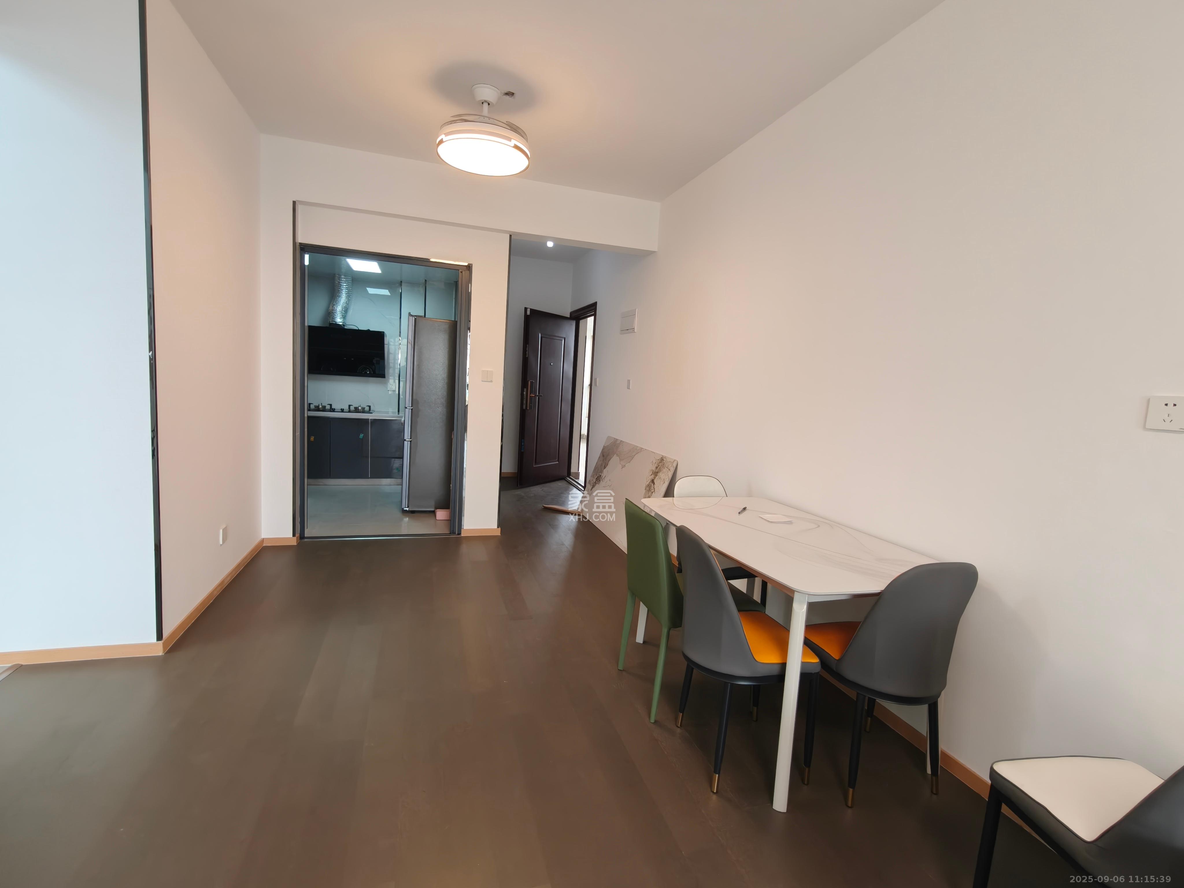 长房明宸府 3室2厅1卫 2000.0元/月 长房明宸府 3室2厅1卫 2000.0元/月室内图