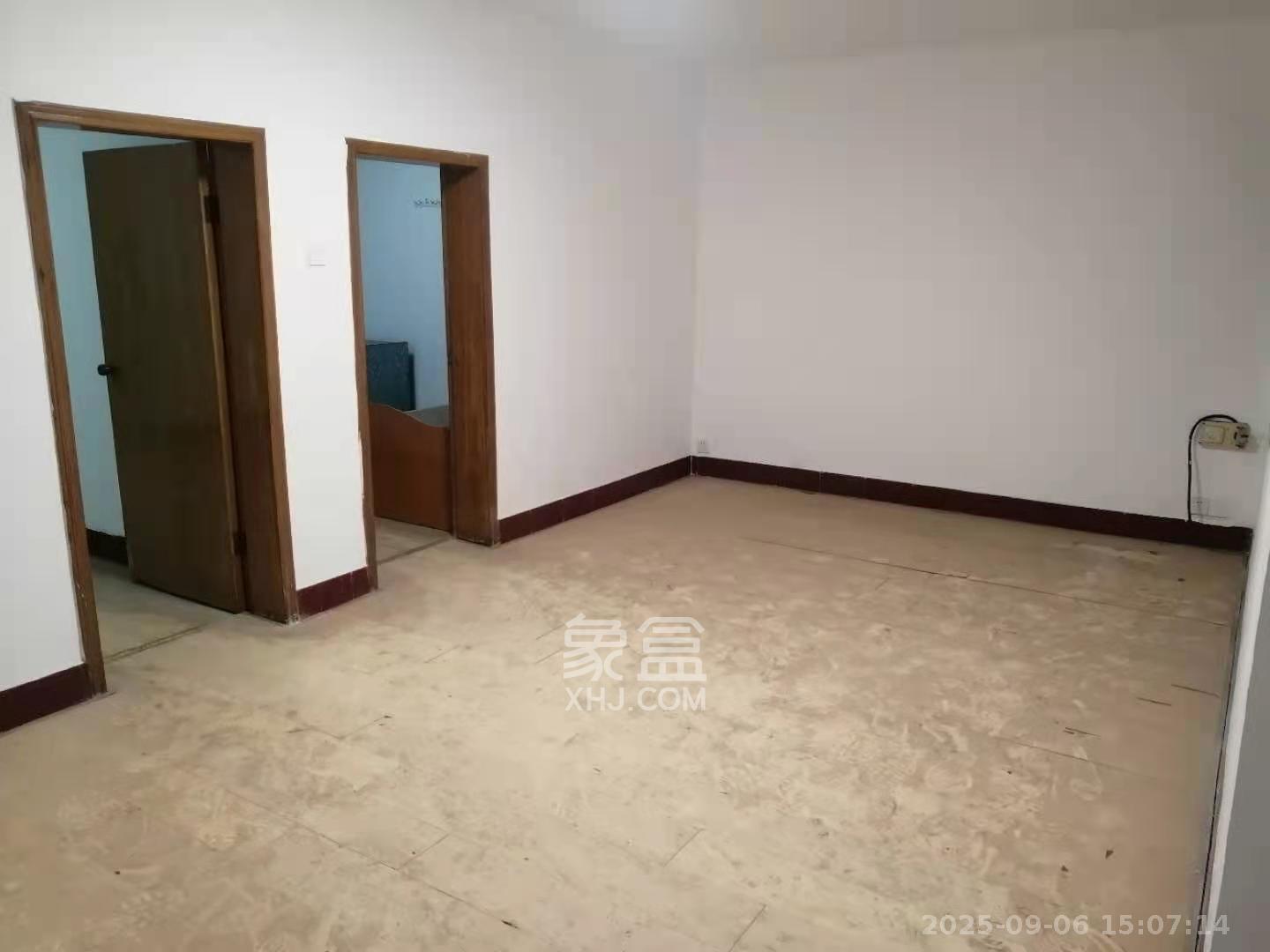 华达家园  3室2厅1卫    1500.0元/月室内图