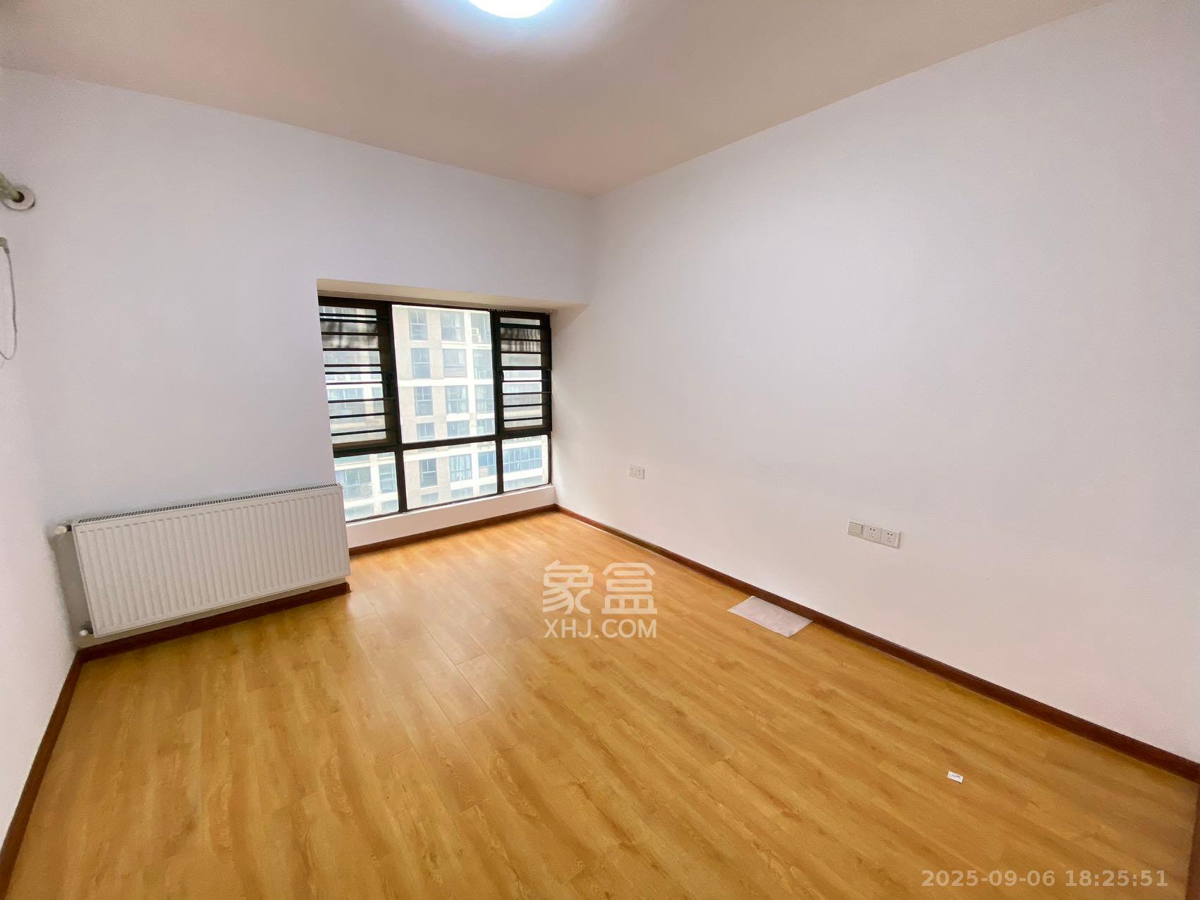 归心苑 4室2厅2卫 4400.0元/月 归心苑 4室2厅2卫 4400.0元/月室内图