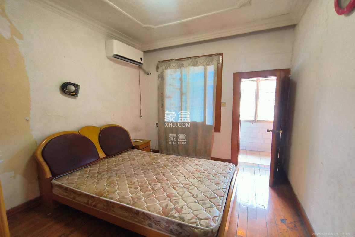 物贸小区 3室2厅1卫 1800.0元/月 物贸小区 3室2厅1卫 1800.0元/月室内图