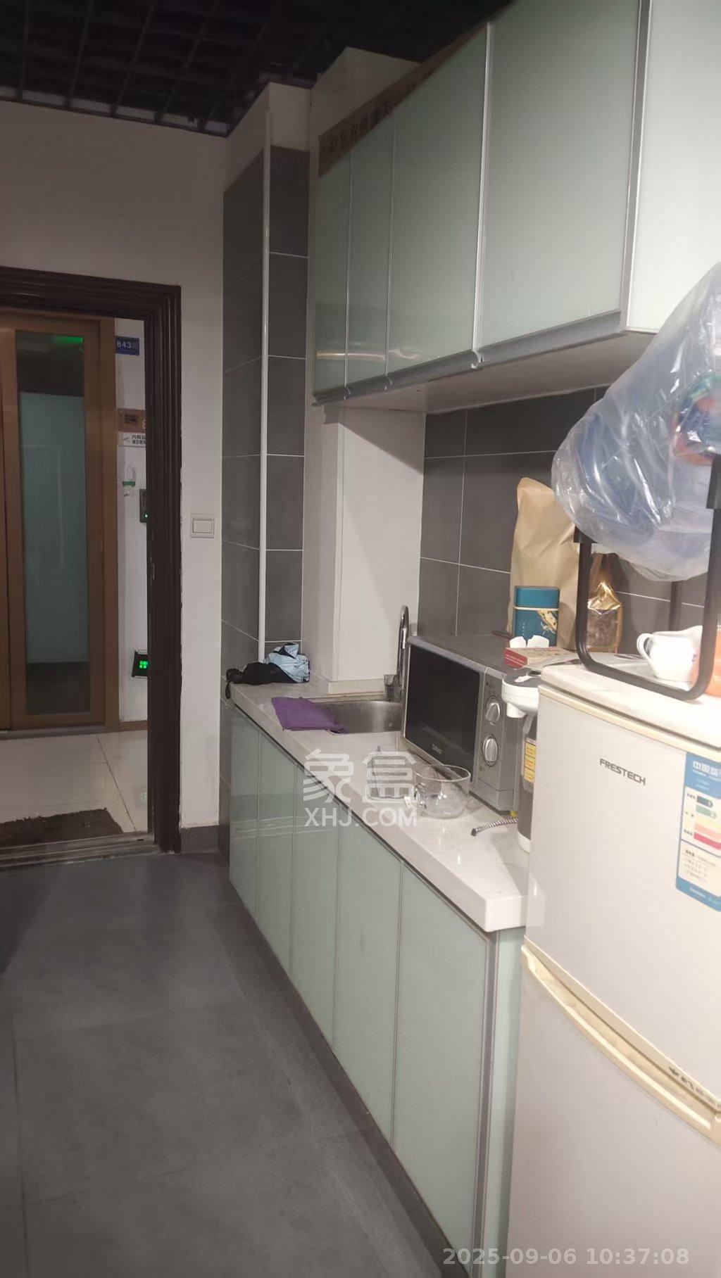 奥克斯缔壹城 1室1厅1卫 1300.0元/月 奥克斯缔壹城 1室1厅1卫 1300.0元/月室内图