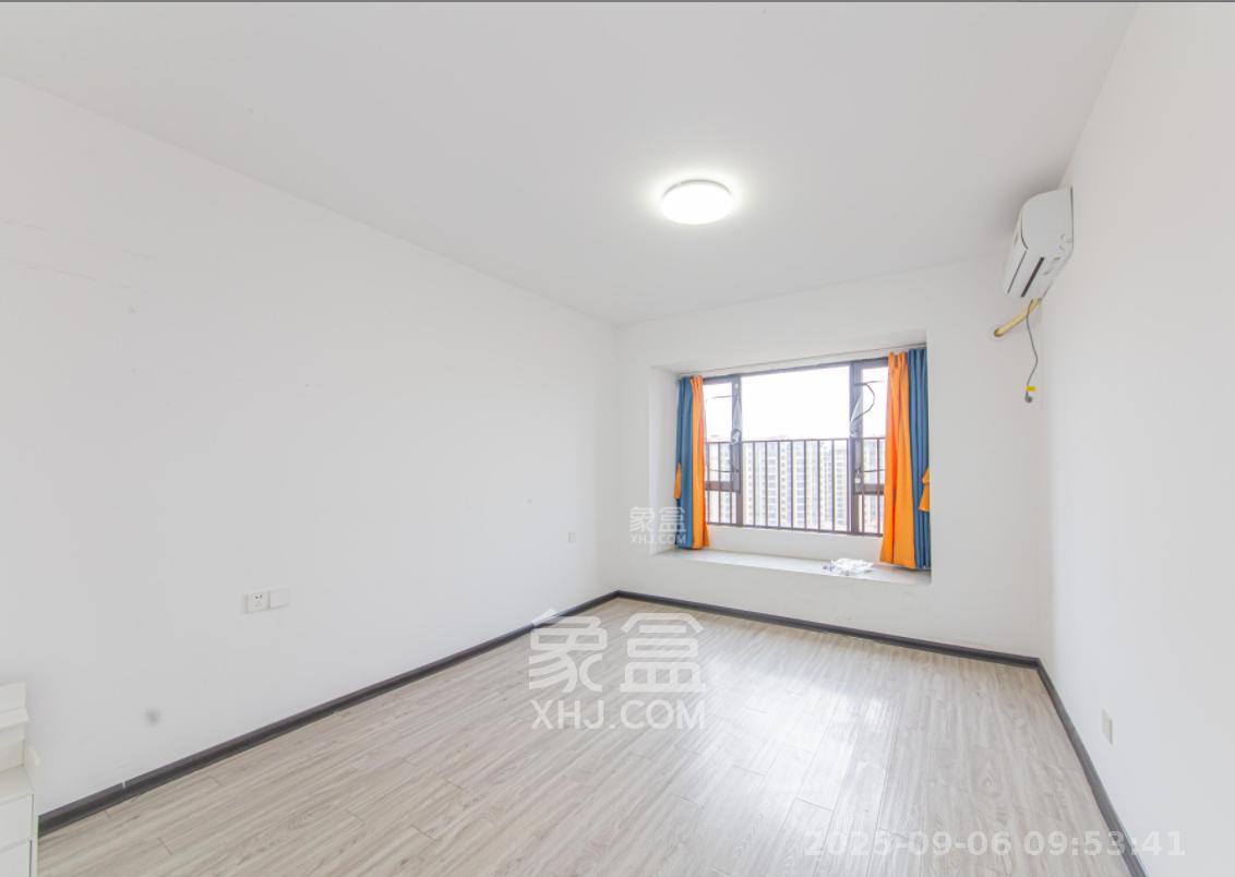 长沙美的梧桐庄园  3室12厅2卫    2300.0元/月 长沙美的梧桐庄园  3室12厅2卫    2300.0元/月室内图