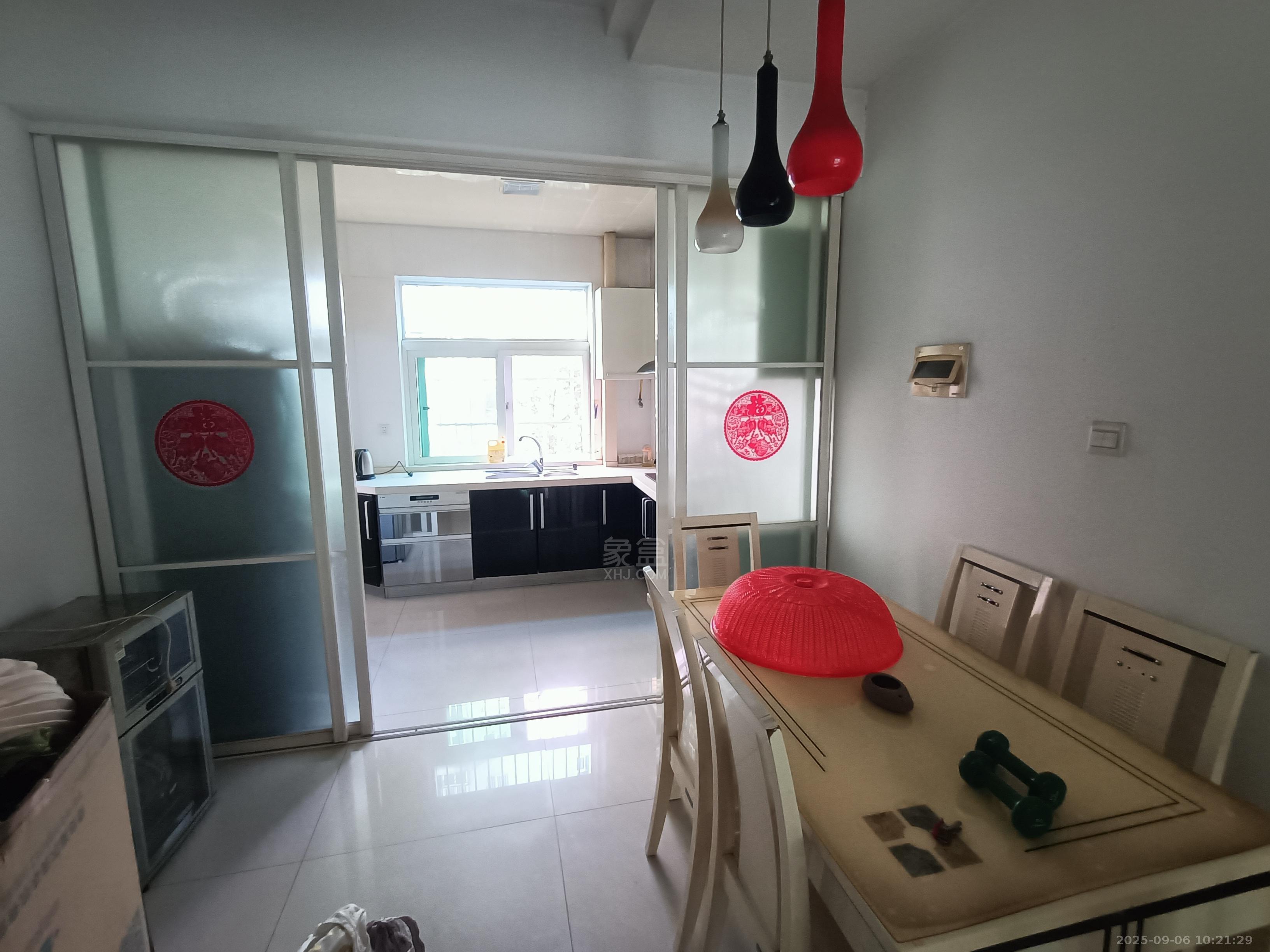 学林雅苑 4室2厅2卫 2000.00元/月 学林雅苑 4室2厅2卫 2000.00元/月室内图