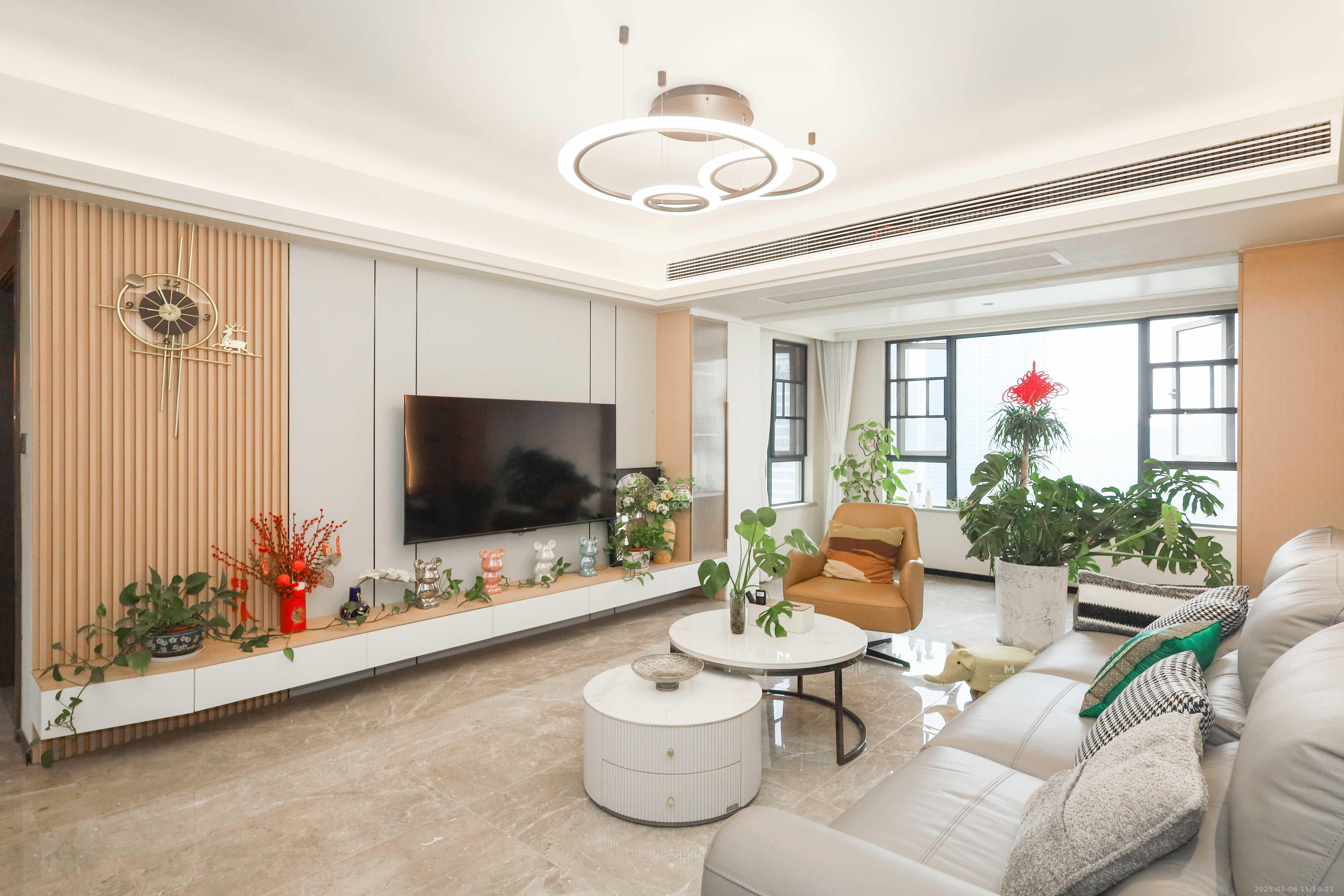 欣利梅溪左岸 4室2厅2卫 189.0万 欣利梅溪左岸 4室2厅2卫 189.0万客厅