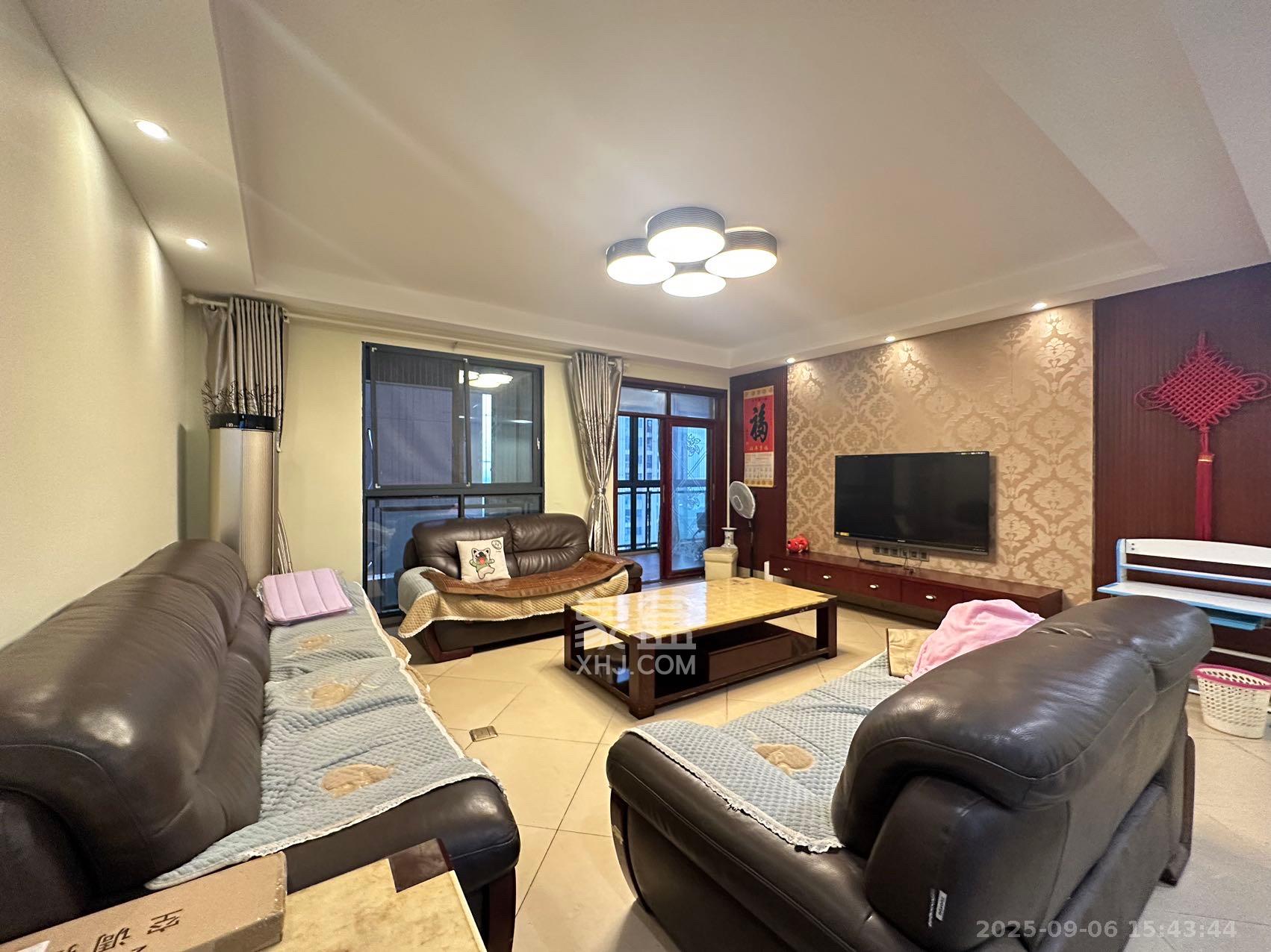 藏珑湖上国际花园  3室2厅2卫    3200.0元/月 藏珑湖上国际花园  3室2厅2卫    3200.0元/月