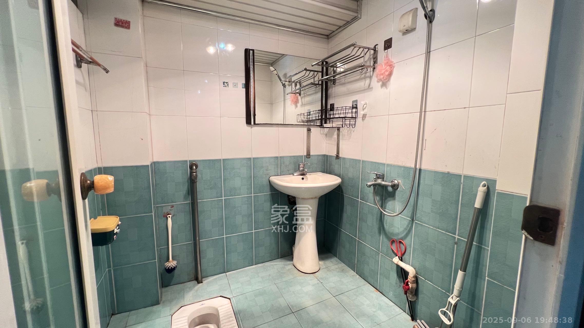 中南汽车世界 3室2厅2卫 1400.0元/月 中南汽车世界 3室2厅2卫 1400.0元/月室内图