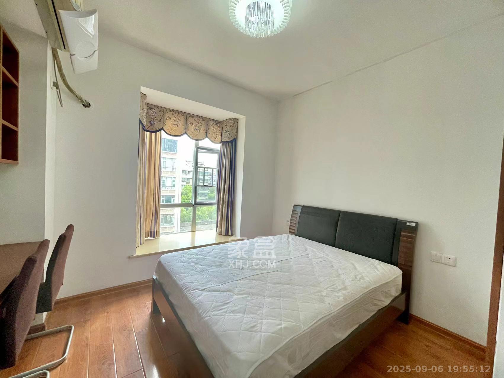 长房东郡  3室2厅1卫    3500.0元/月 长房东郡  3室2厅1卫    3500.0元/月室内图