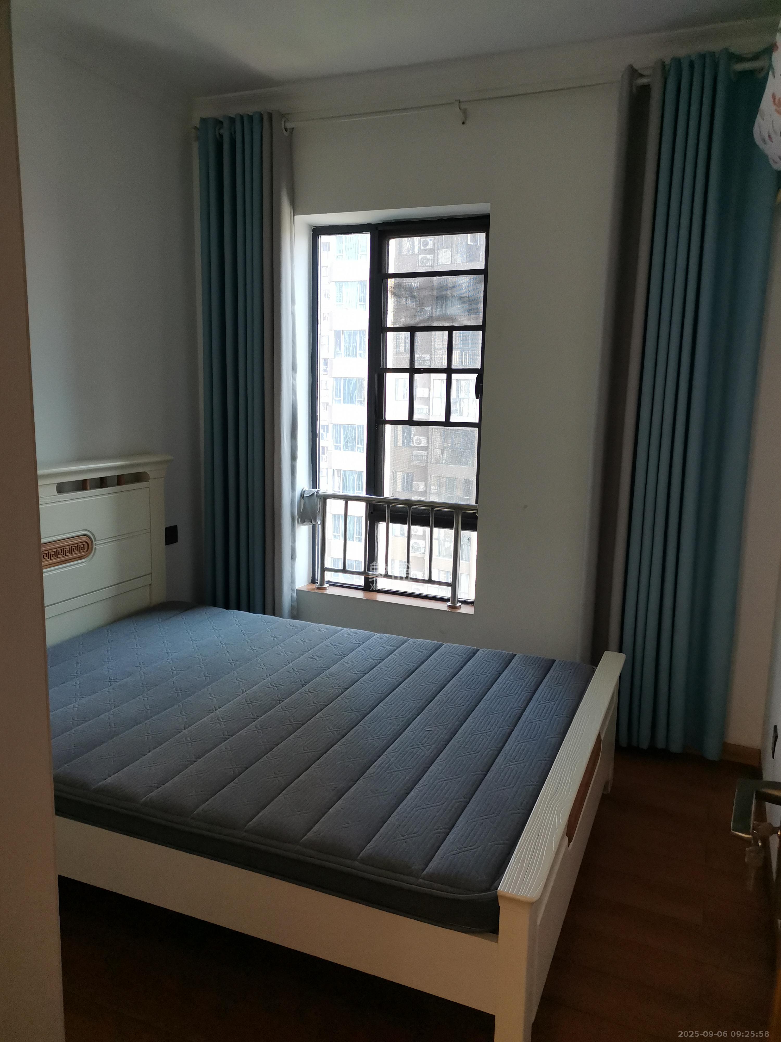 富春山 4室2厅2卫 2800.0元/月 富春山 4室2厅2卫 2800.0元/月室内图