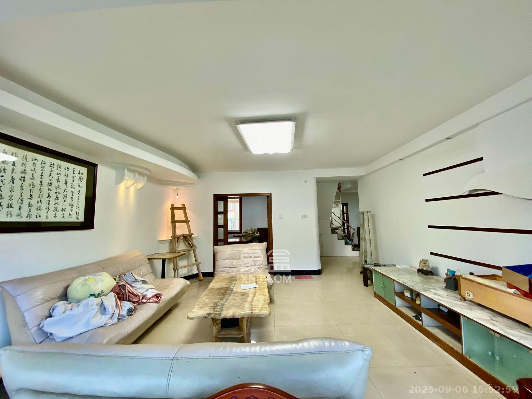 德政园  4室2厅2卫    2200.0元/月室内图