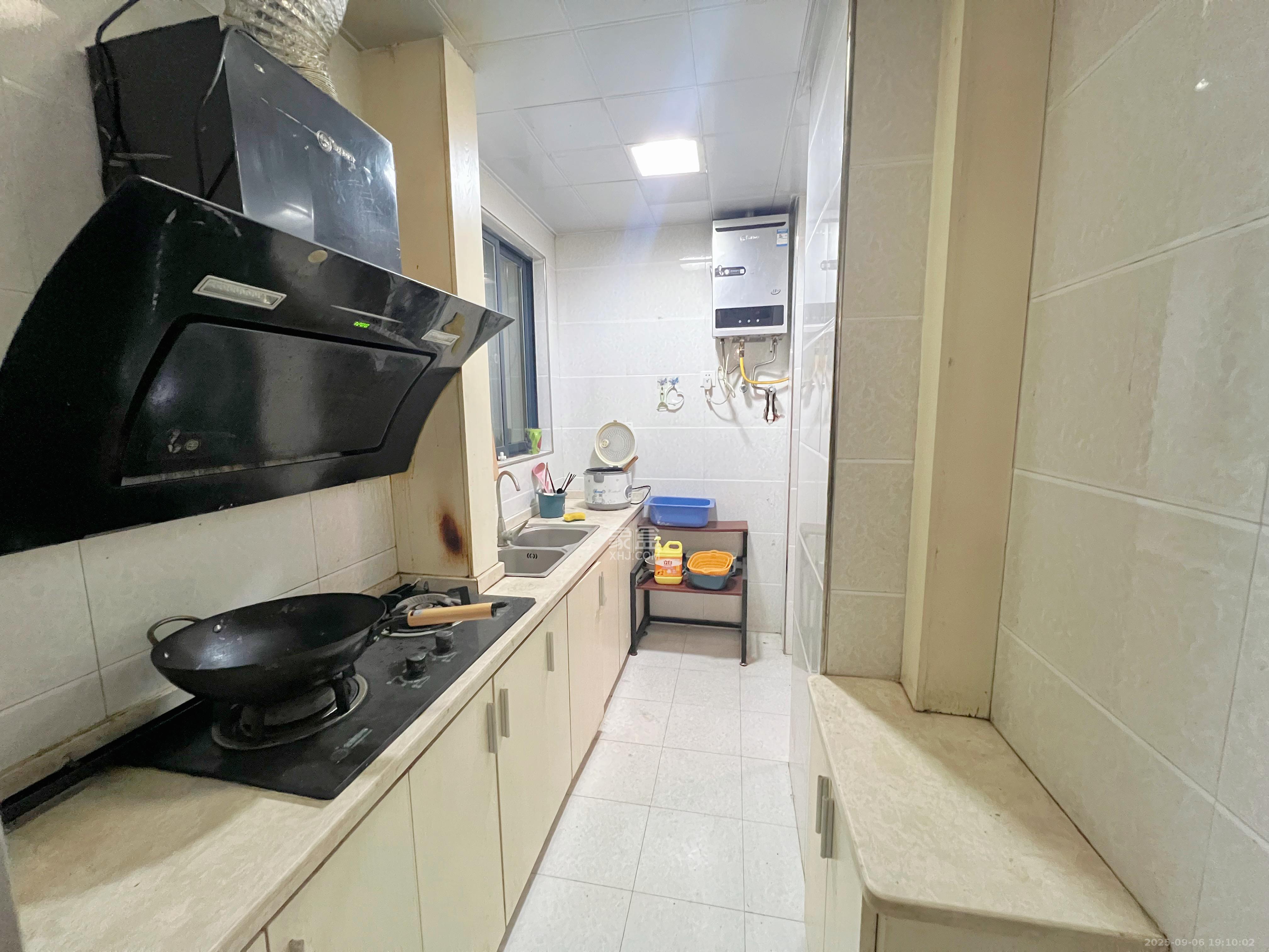 中城丽景香山园 2室2厅1卫 2500.0元/月 中城丽景香山园 2室2厅1卫 2500.0元/月室内图