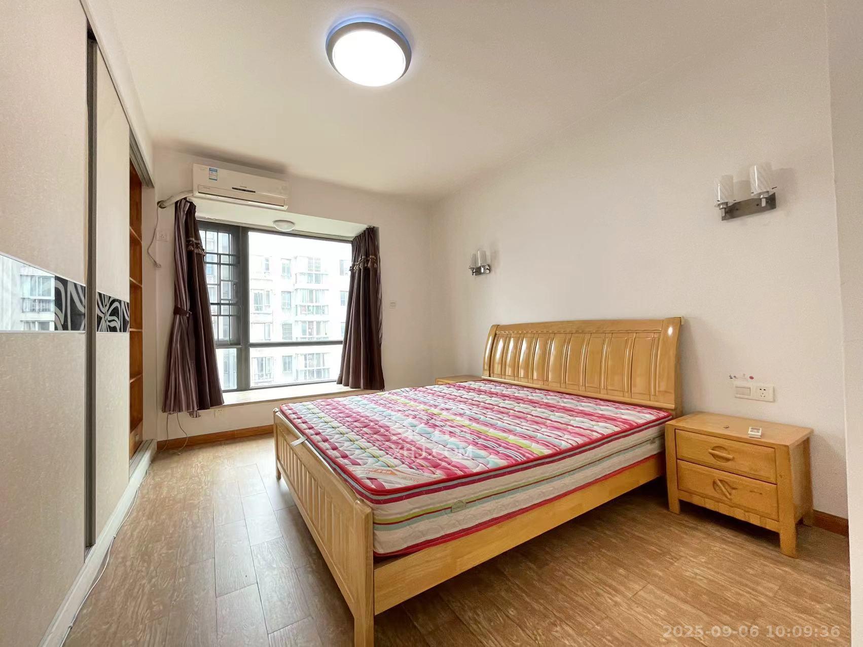 长房东郡  4室2厅2卫    4000.0元/月室内图