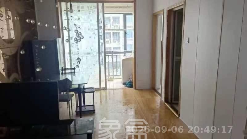 湘域中央  1室1厅1卫   2700.00元/月