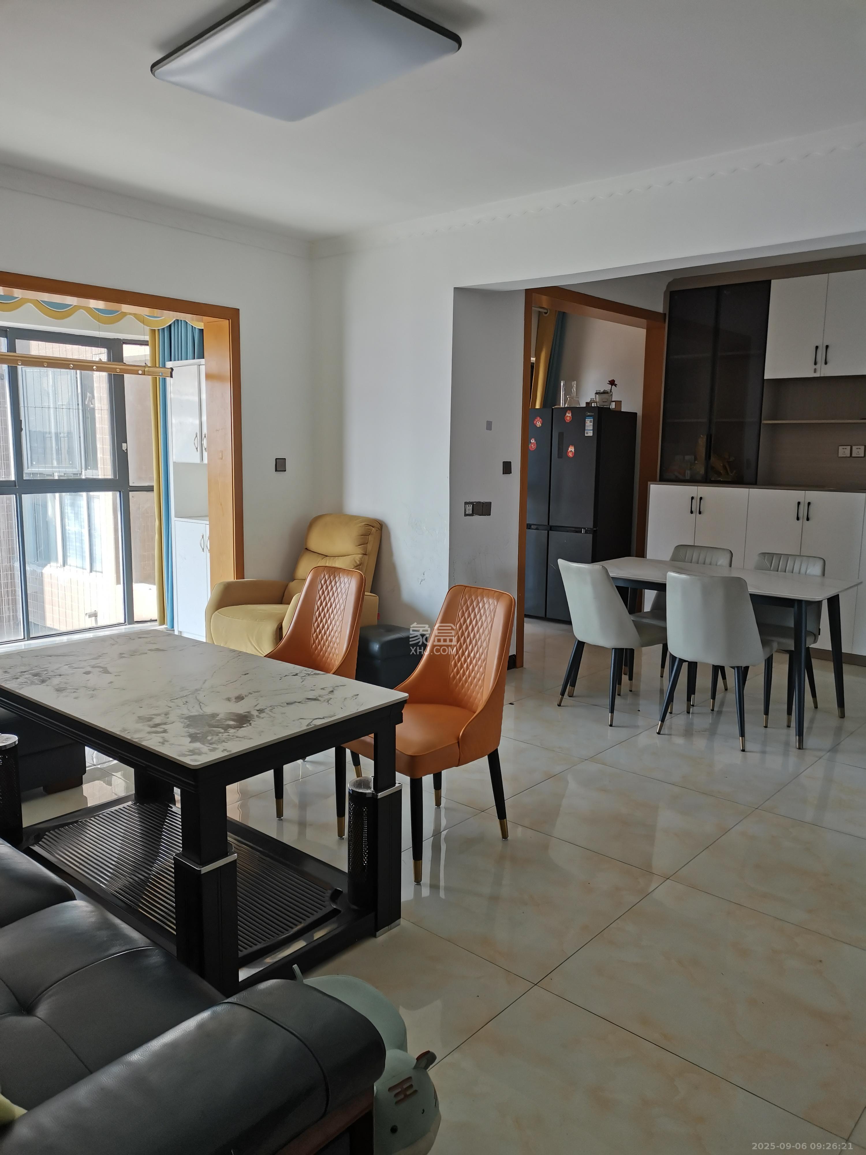 富春山 4室2厅2卫 2800.0元/月 富春山 4室2厅2卫 2800.0元/月室内图