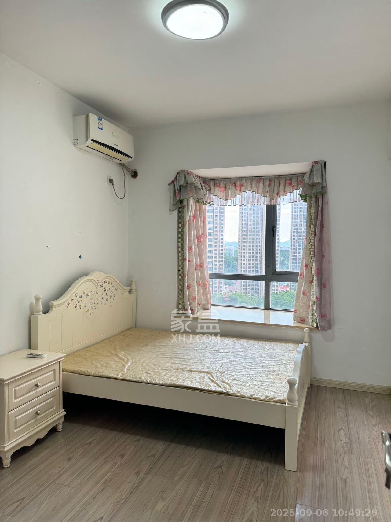 月畔湾 3室2厅2卫 2500.0元/月 月畔湾 3室2厅2卫 2500.0元/月室内图