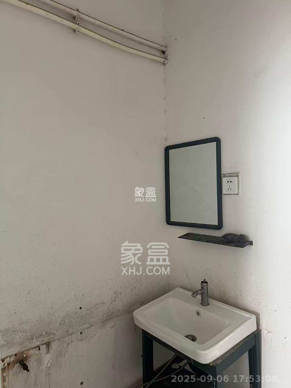 泊爱蓝湾 3室2厅2卫 2000.0元/月 泊爱蓝湾 3室2厅2卫 2000.0元/月室内图