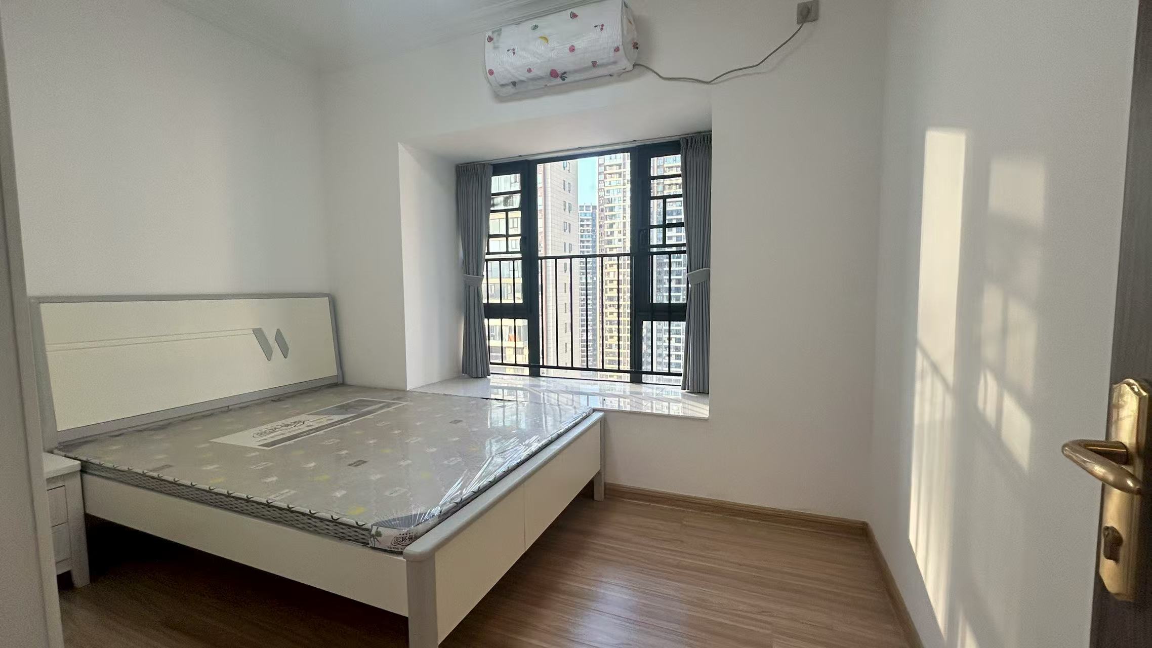 碧桂园梓山府 4室2厅2卫 2200.0元/月 碧桂园梓山府 4室2厅2卫 2200.0元/月室内图