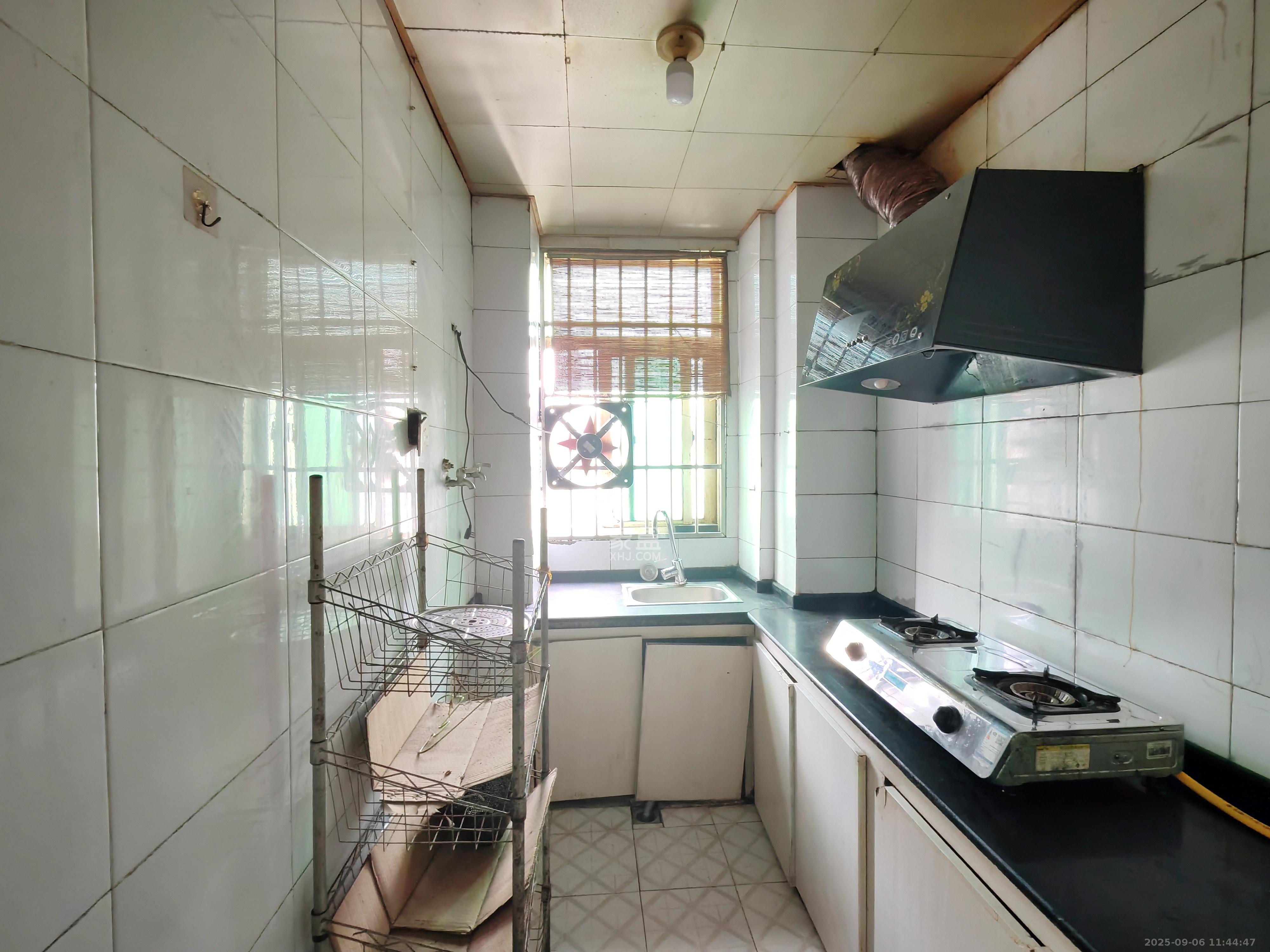 高桥财富大厦  3室2厅1卫    1900.0元/月 高桥财富大厦  3室2厅1卫    1900.0元/月室内图