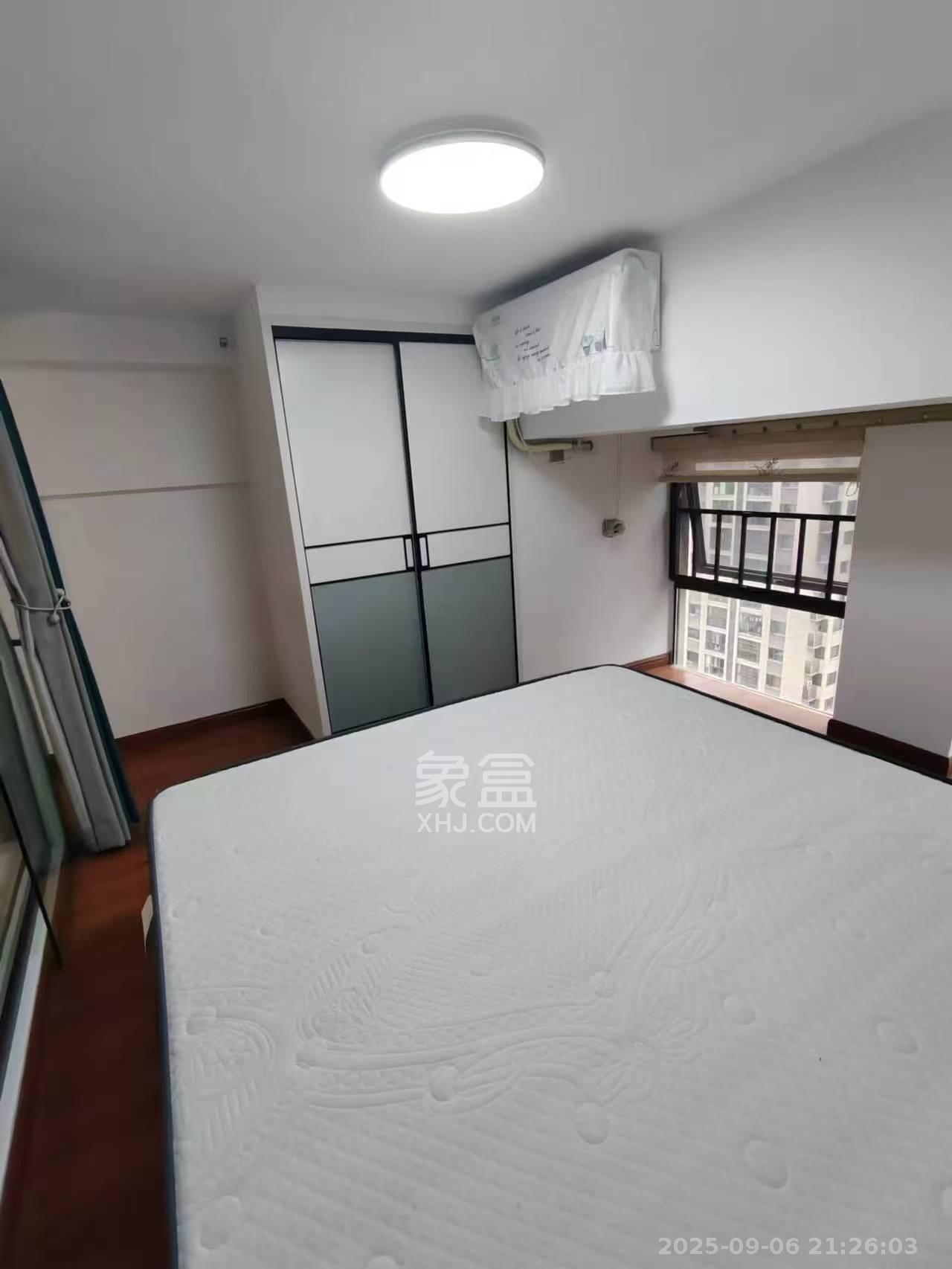 华润置地广场二期  3室2厅1卫    1900.0元/月室内图