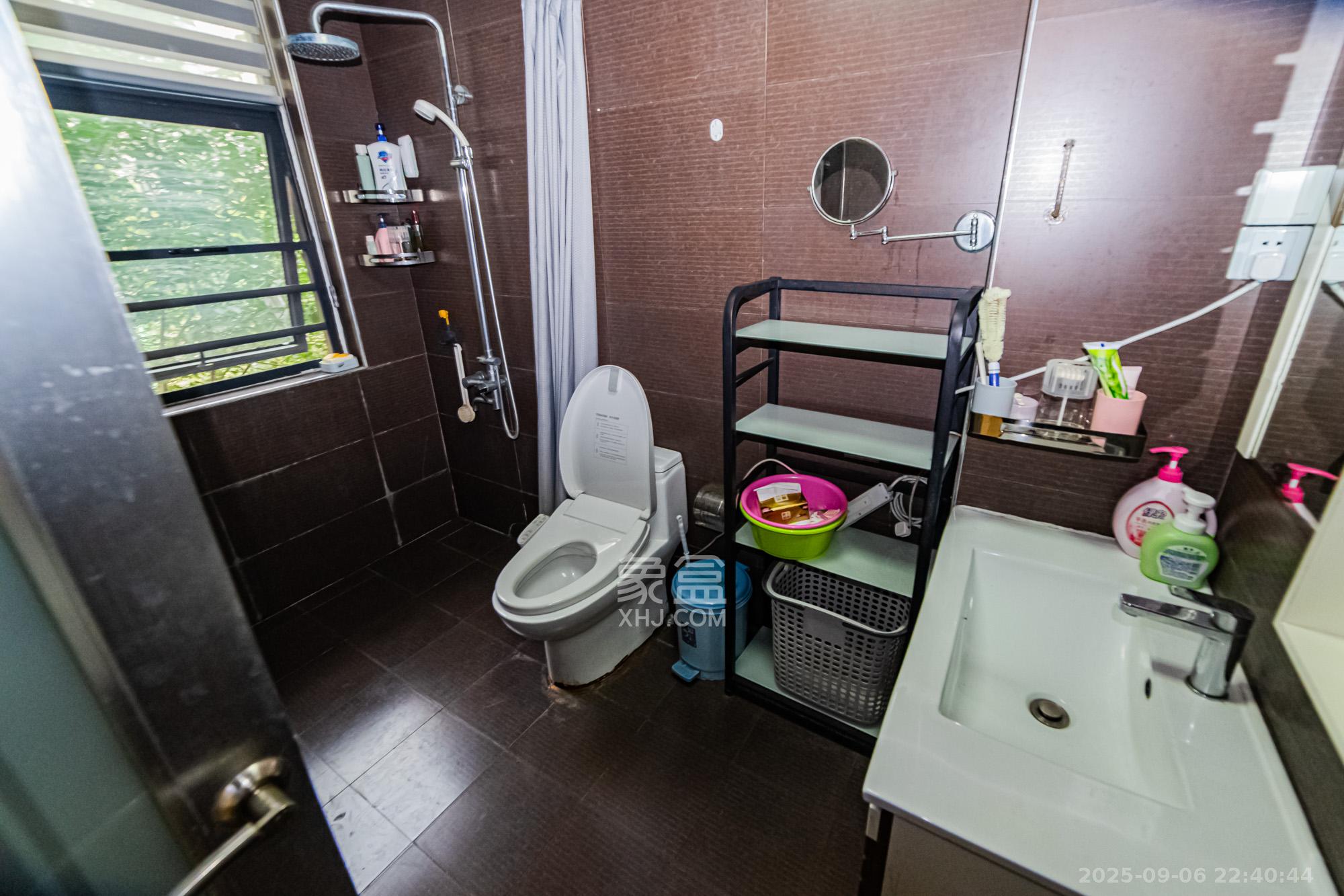 湘江世纪城星江苑  3室2厅1卫    95.8万卫生间