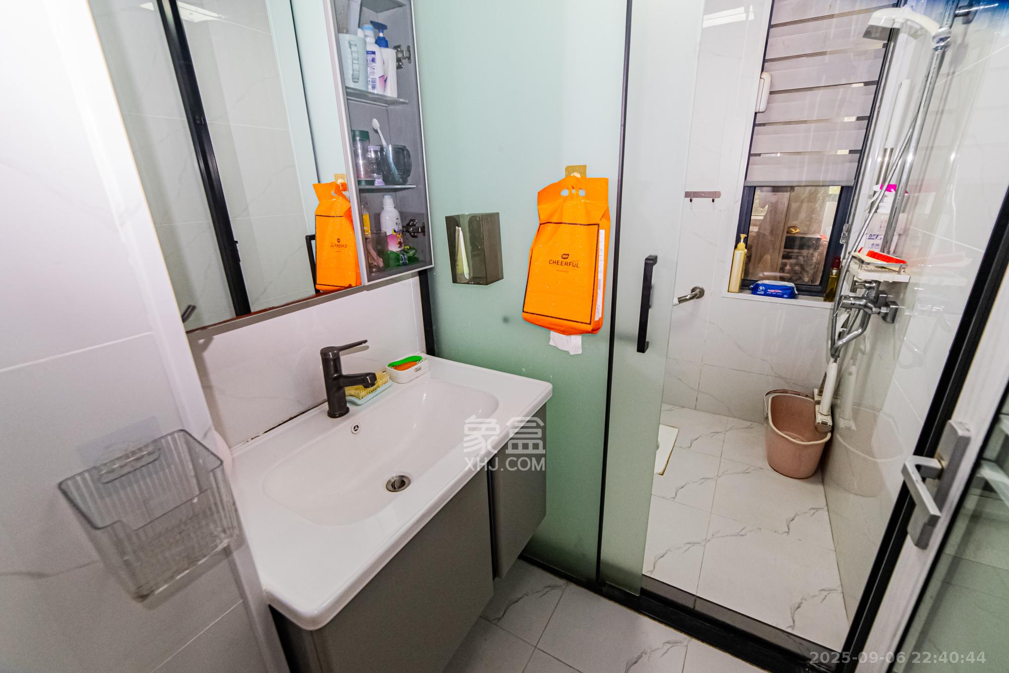 湘江世纪城星江苑  3室2厅1卫    95.8万卫生间