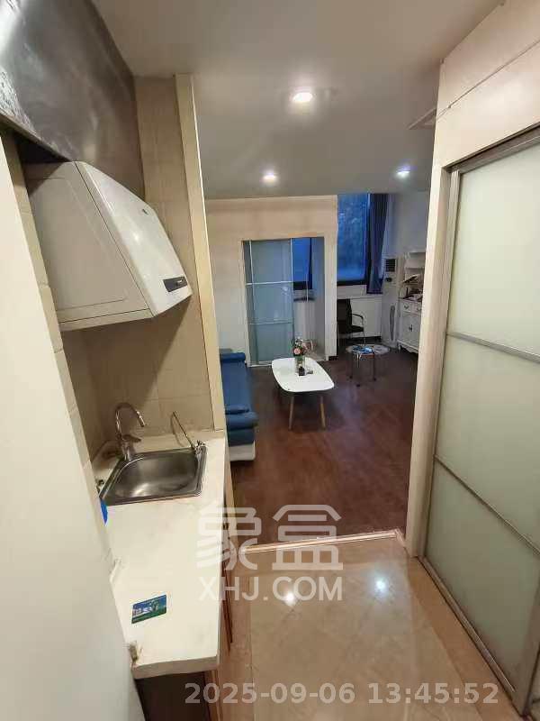 铂宫  1室1厅1卫    2000.0元/月 铂宫  1室1厅1卫    2000.0元/月