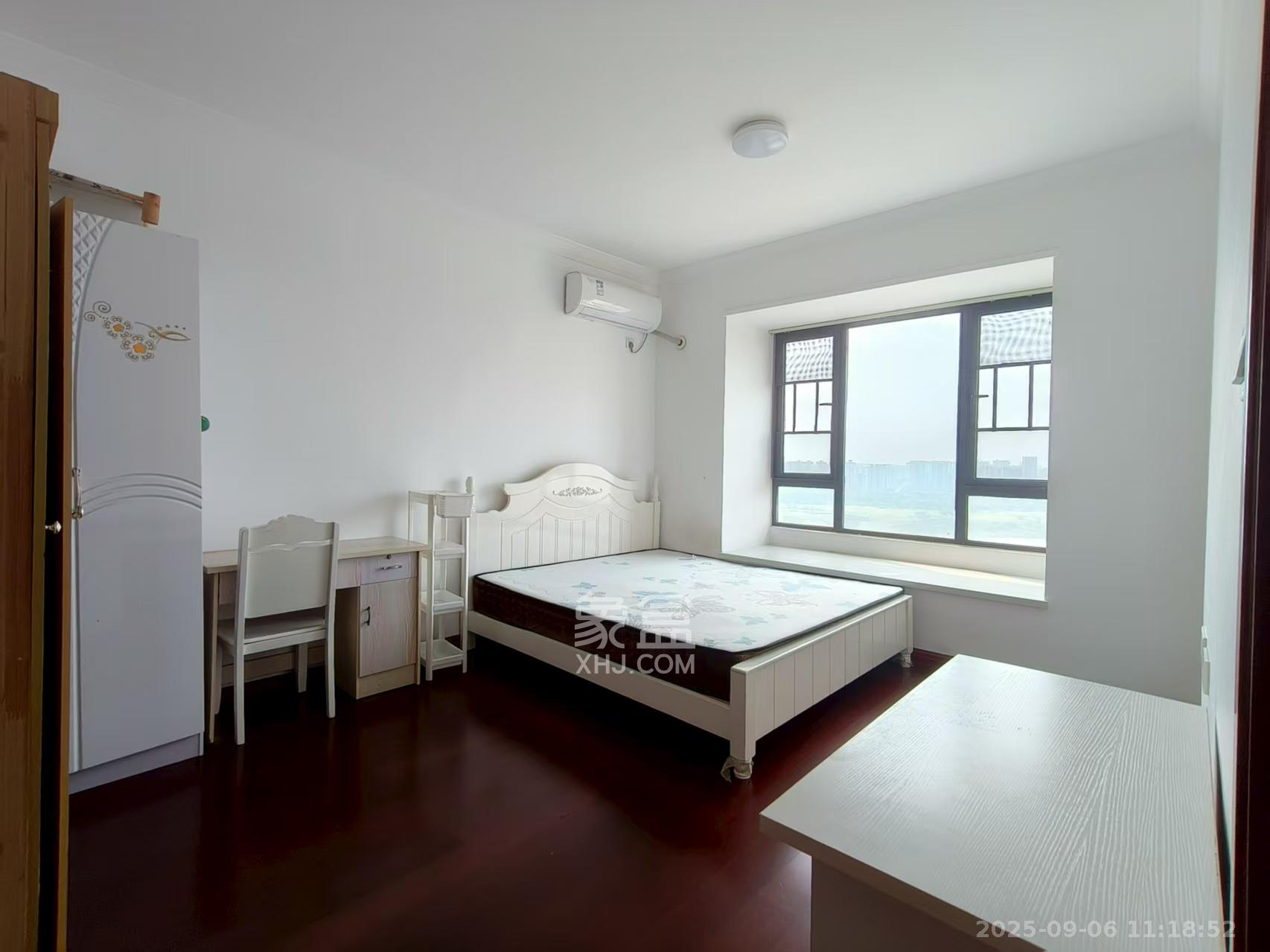 中海国际五期  3室2厅2卫    2300.0元/月 中海国际五期  3室2厅2卫    2300.0元/月室内图