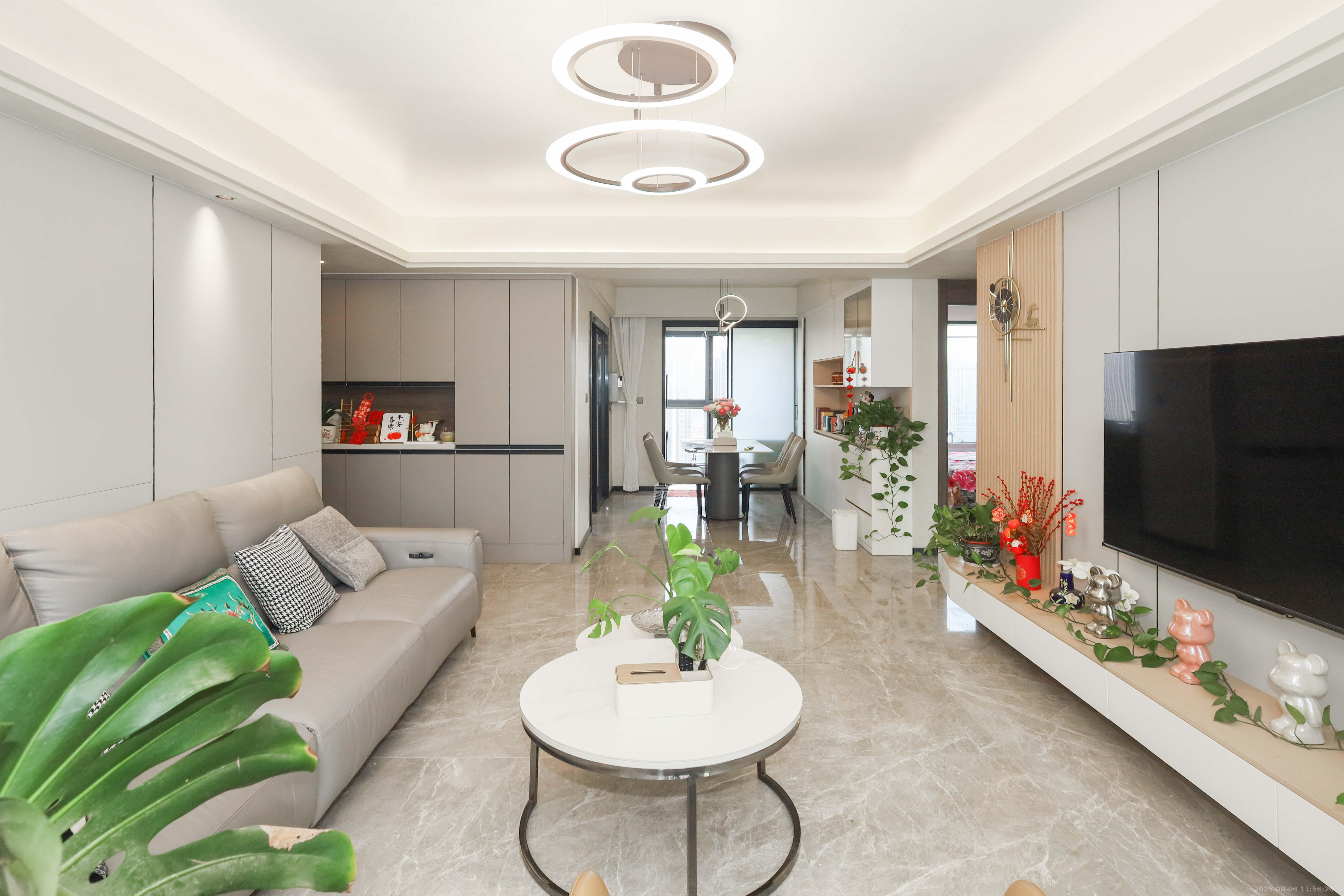 欣利梅溪左岸 4室2厅2卫 189.0万 欣利梅溪左岸 4室2厅2卫 189.0万客厅