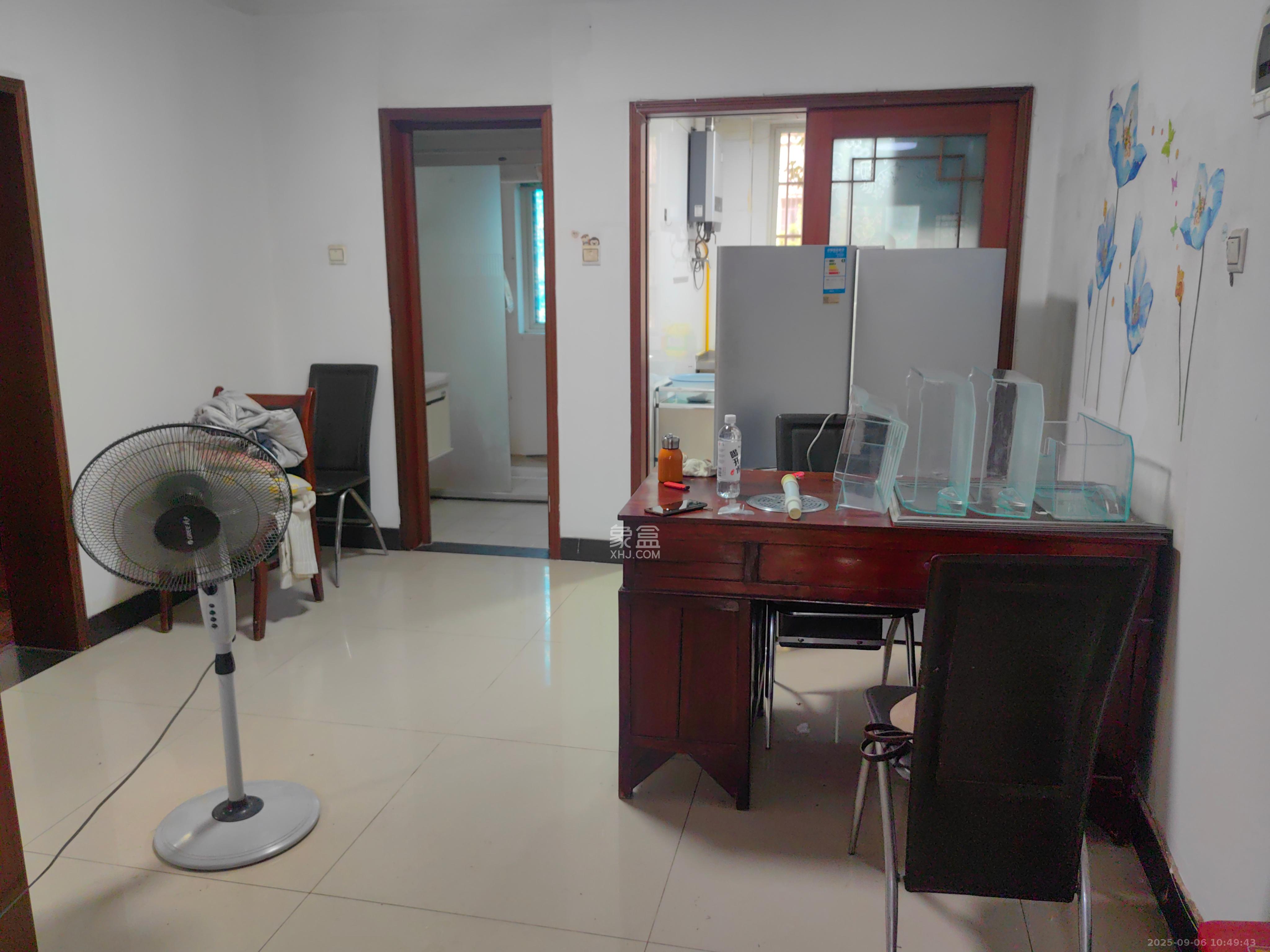 德润园  2室2厅1卫    2000.0元/月室内图