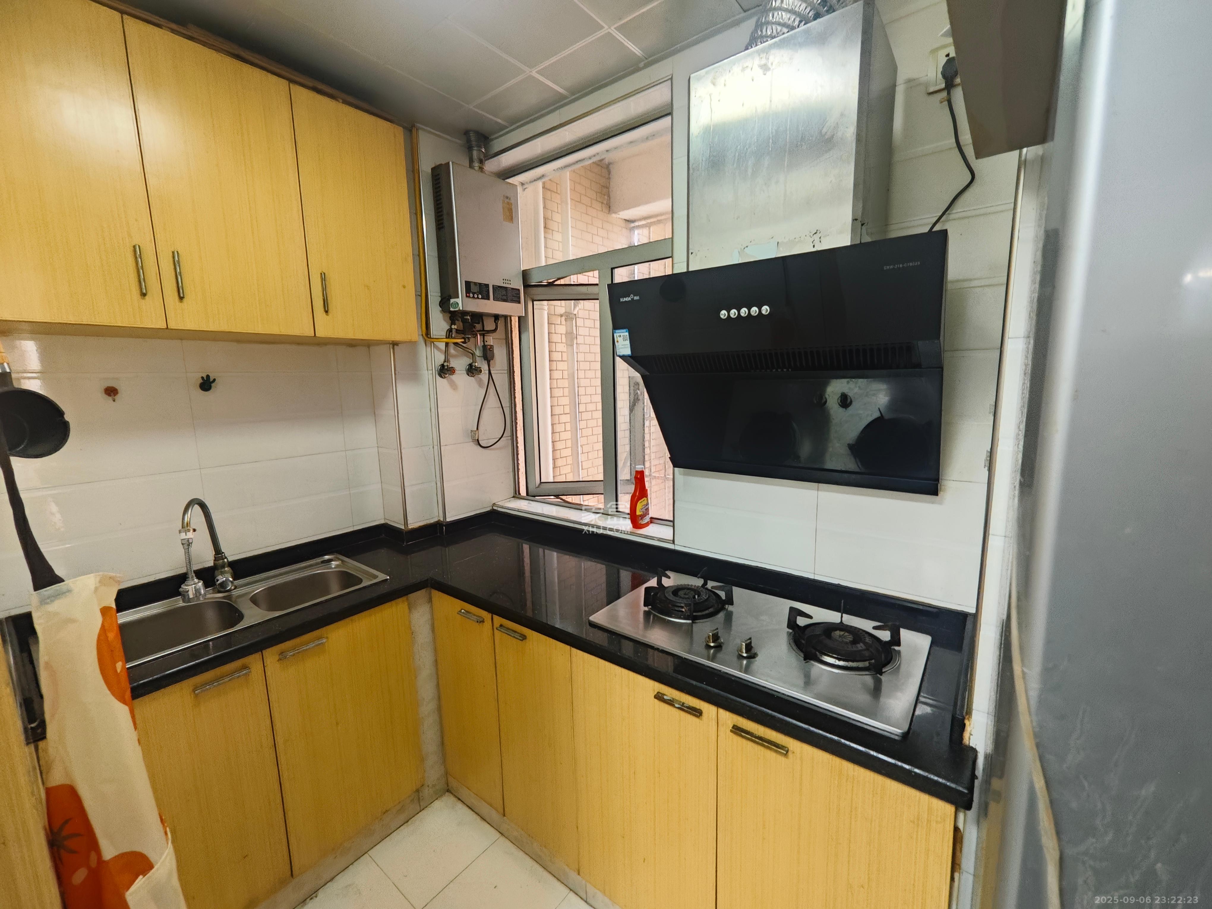 欧亚达国际广场 1室0厅1卫 1400.0元/月 欧亚达国际广场 1室0厅1卫 1400.0元/月室内图