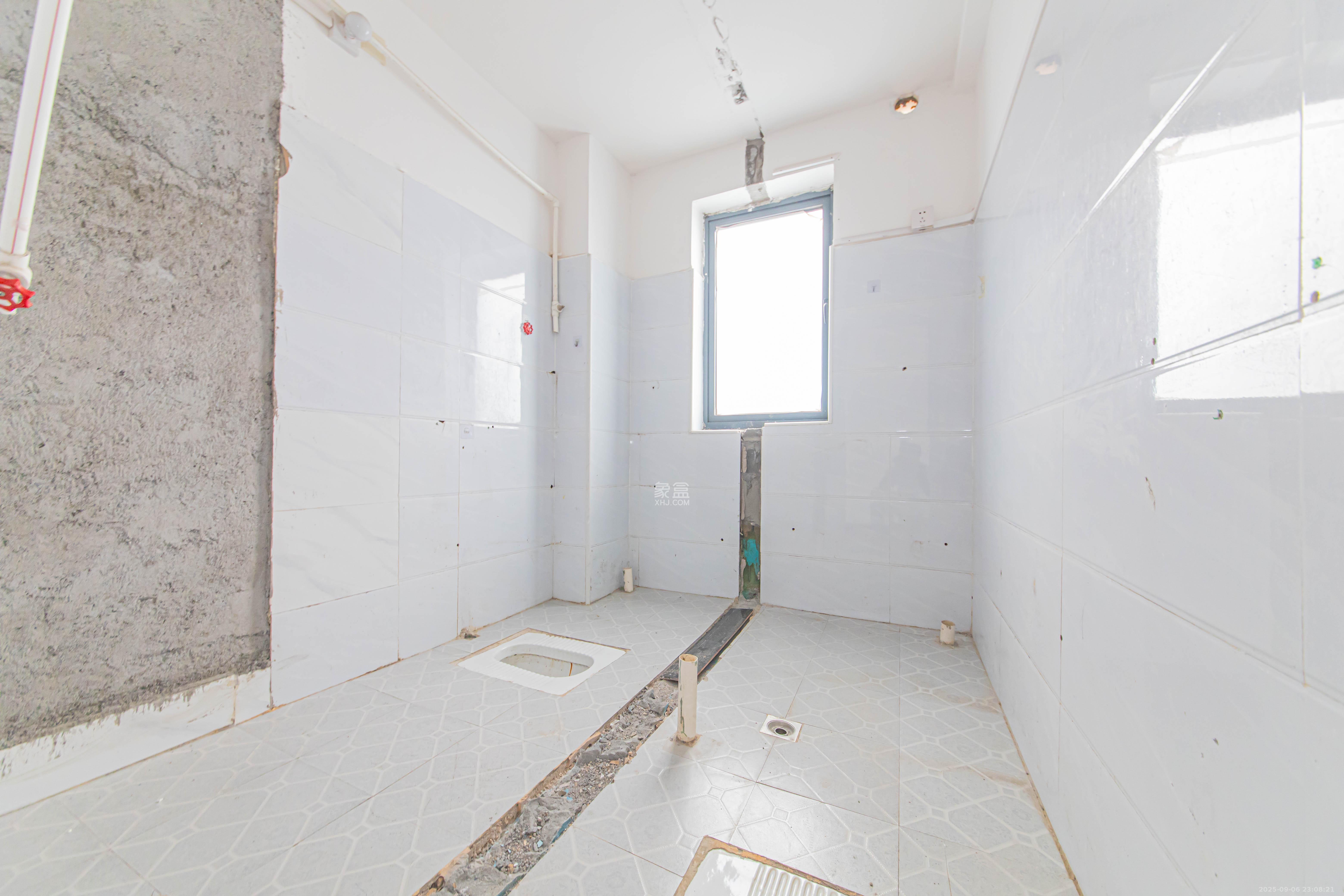 中建芙蓉嘉苑 3室2厅2卫 98.0万 中建芙蓉嘉苑 3室2厅2卫 98.0万卫生间