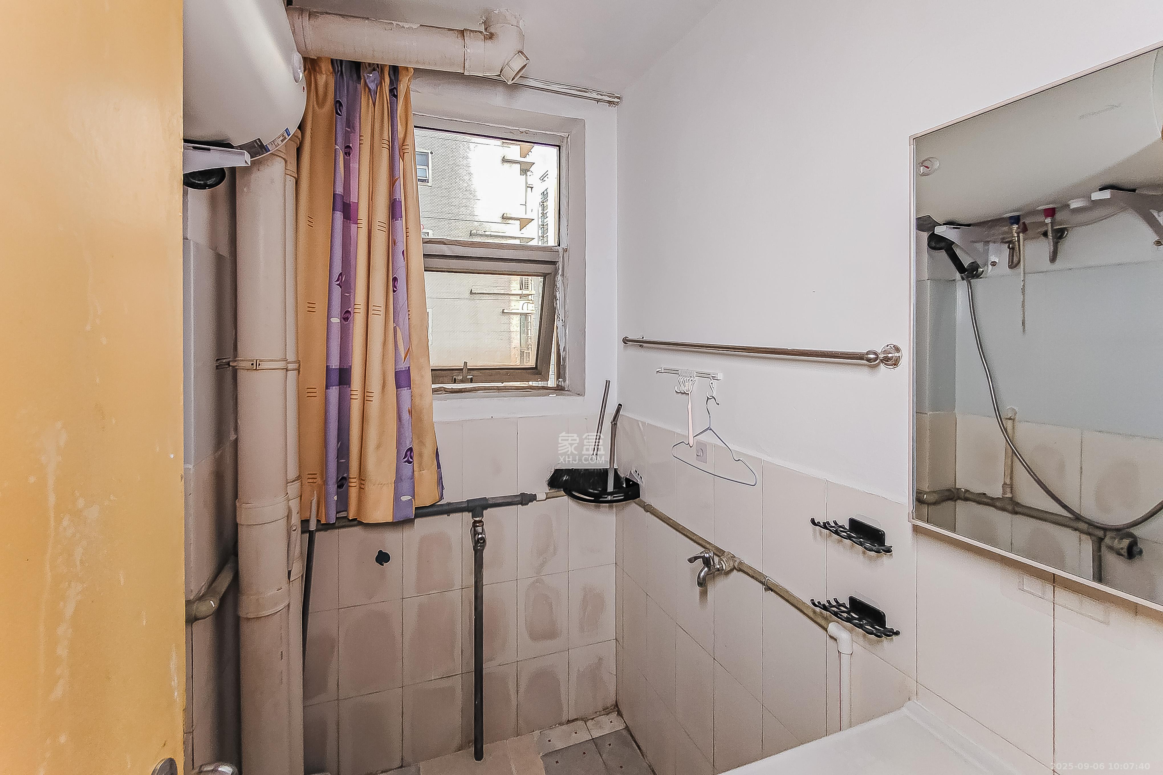 凯通国际城（凯通朝庭）  2室1厅1卫    56.0万卫生间