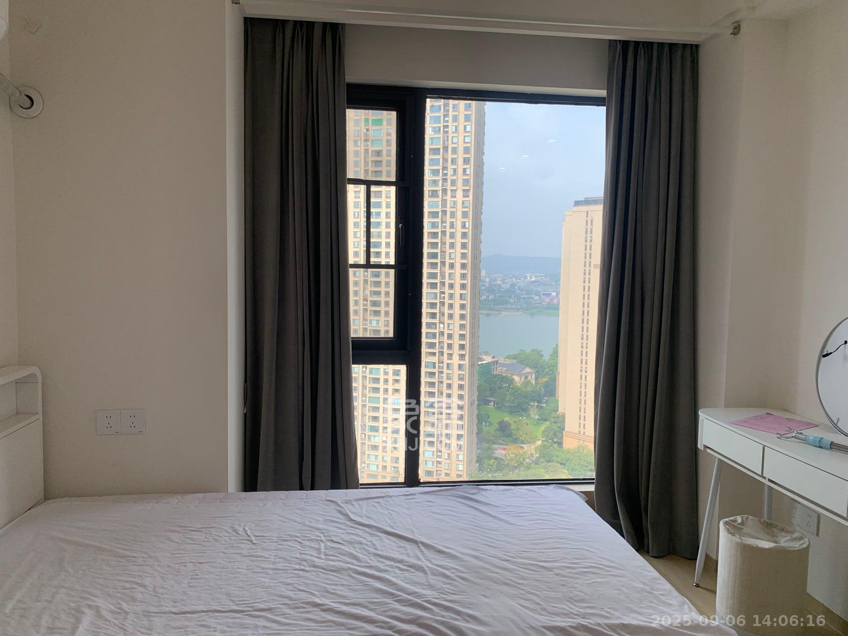 卓越江岸  1室1厅1卫    2100.0元/月室内图