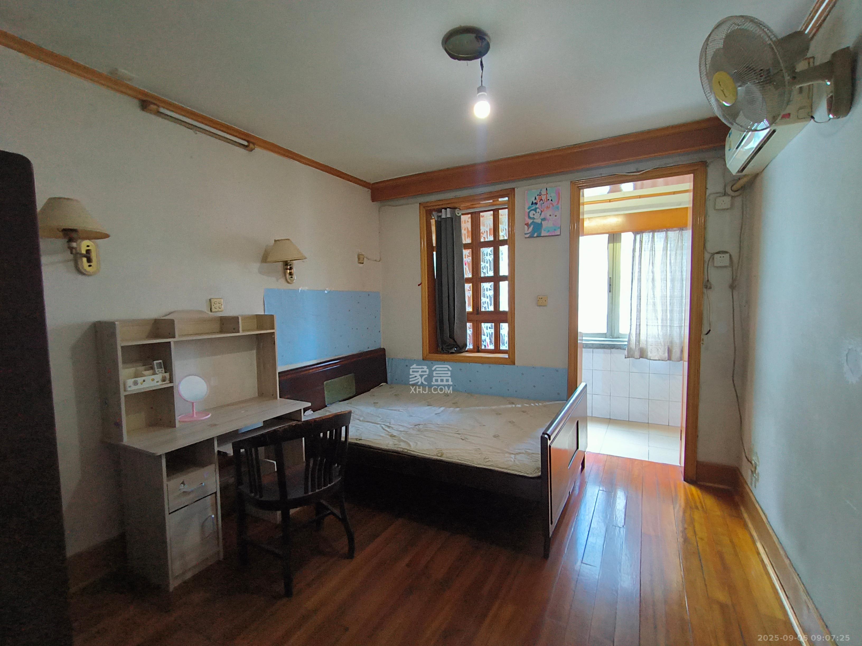 天心大厦  3室1厅1卫    2000.0元/月 天心大厦  3室1厅1卫    2000.0元/月室内图