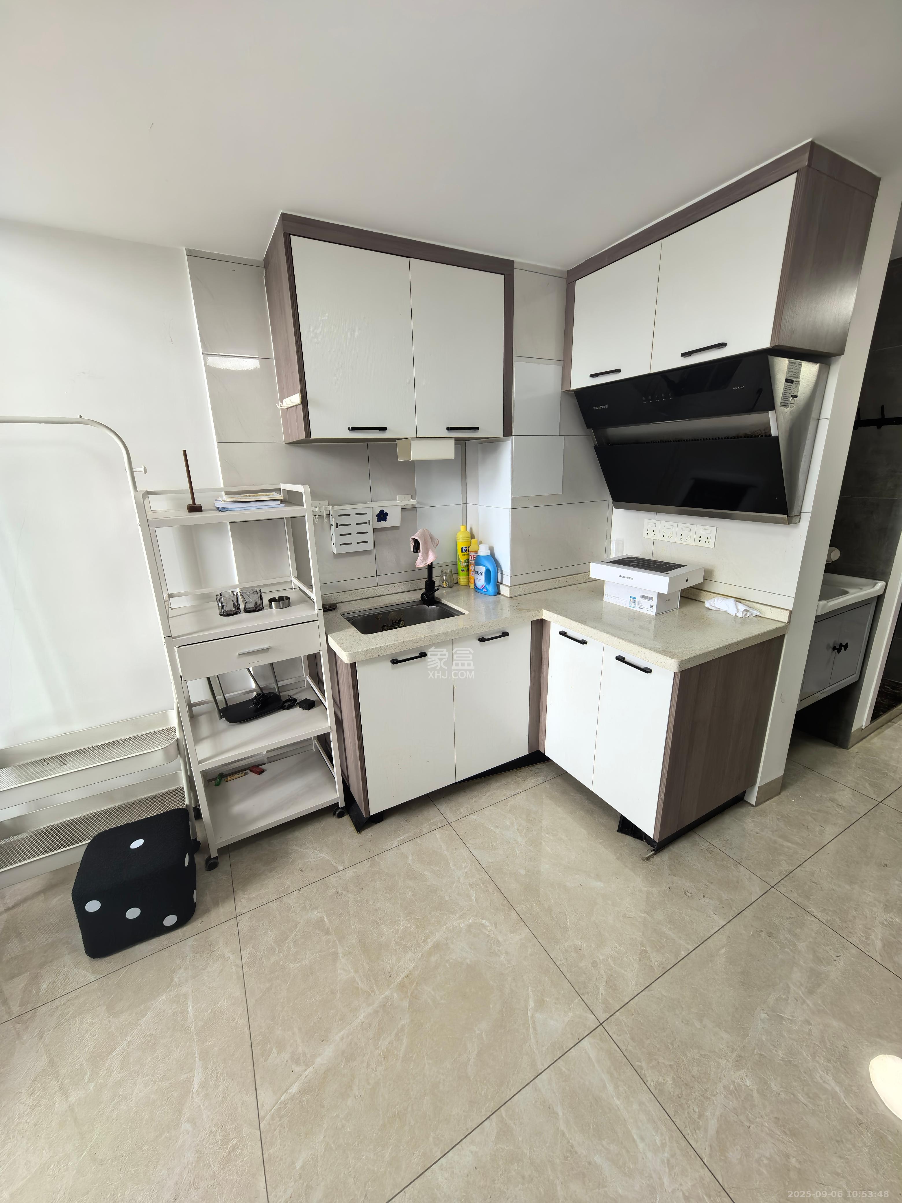 弘坤云寓  1室1厅1卫    2000.0元/月室内图