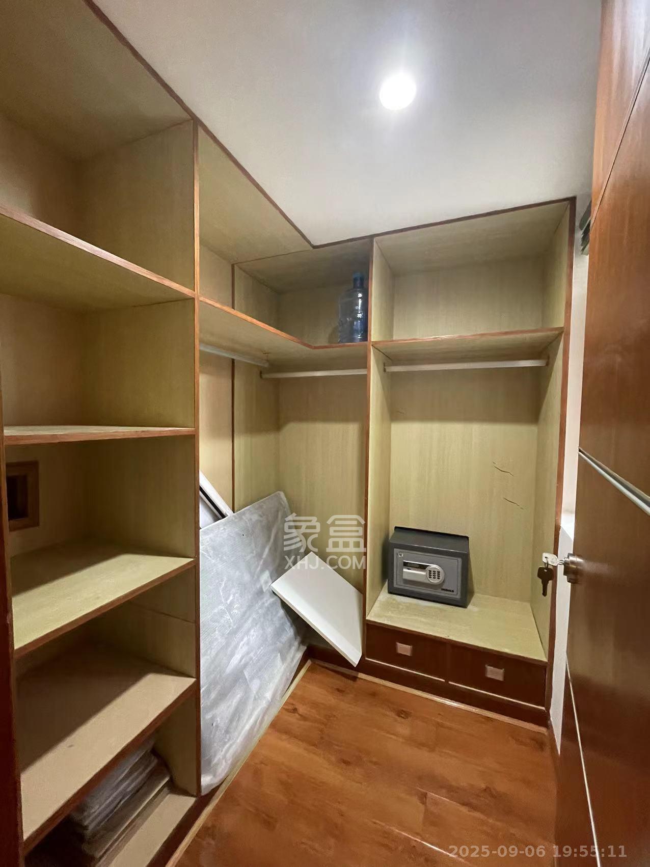 长房东郡  3室2厅1卫    3500.0元/月 长房东郡  3室2厅1卫    3500.0元/月室内图