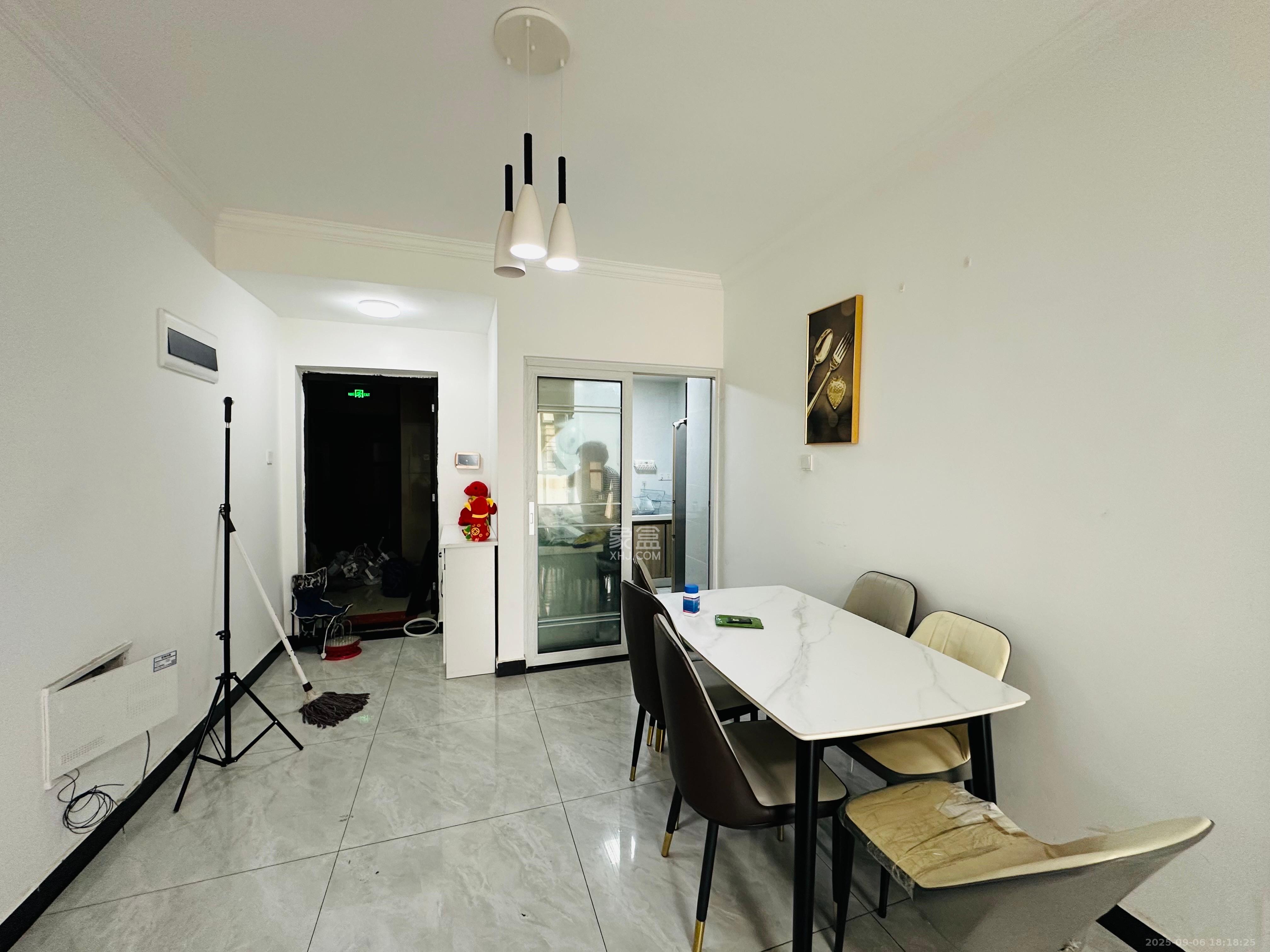 振业城三期 4室2厅2卫 3300.0元/月 振业城三期 4室2厅2卫 3300.0元/月室内图