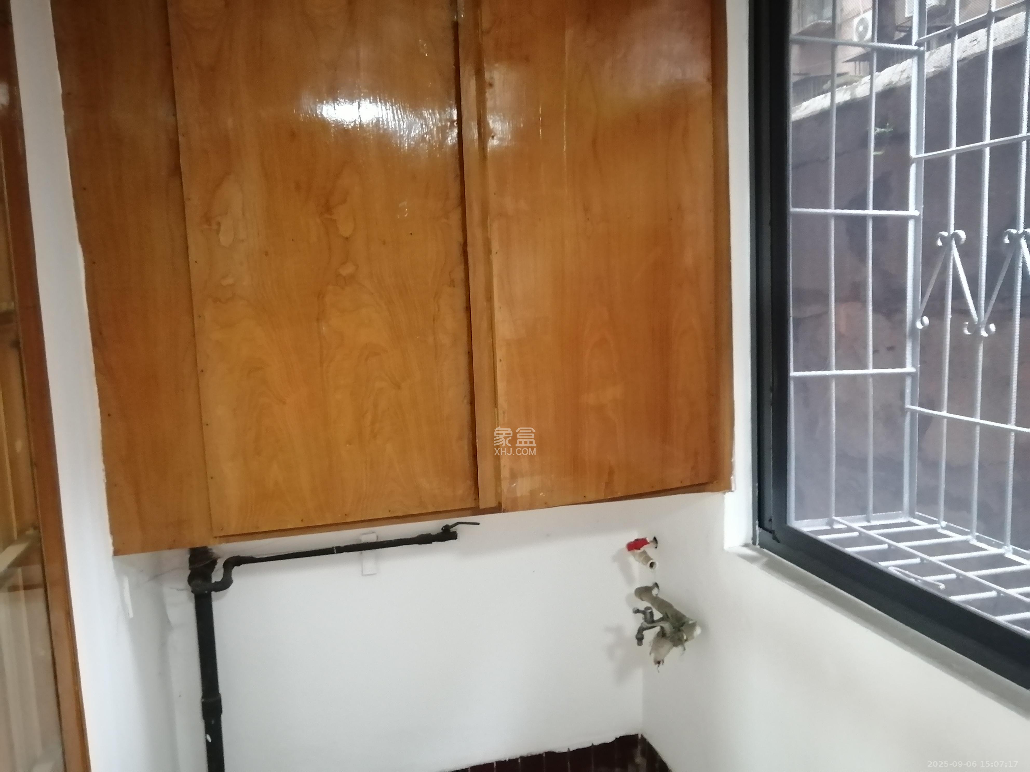 华达家园  3室2厅1卫    1500.0元/月室内图